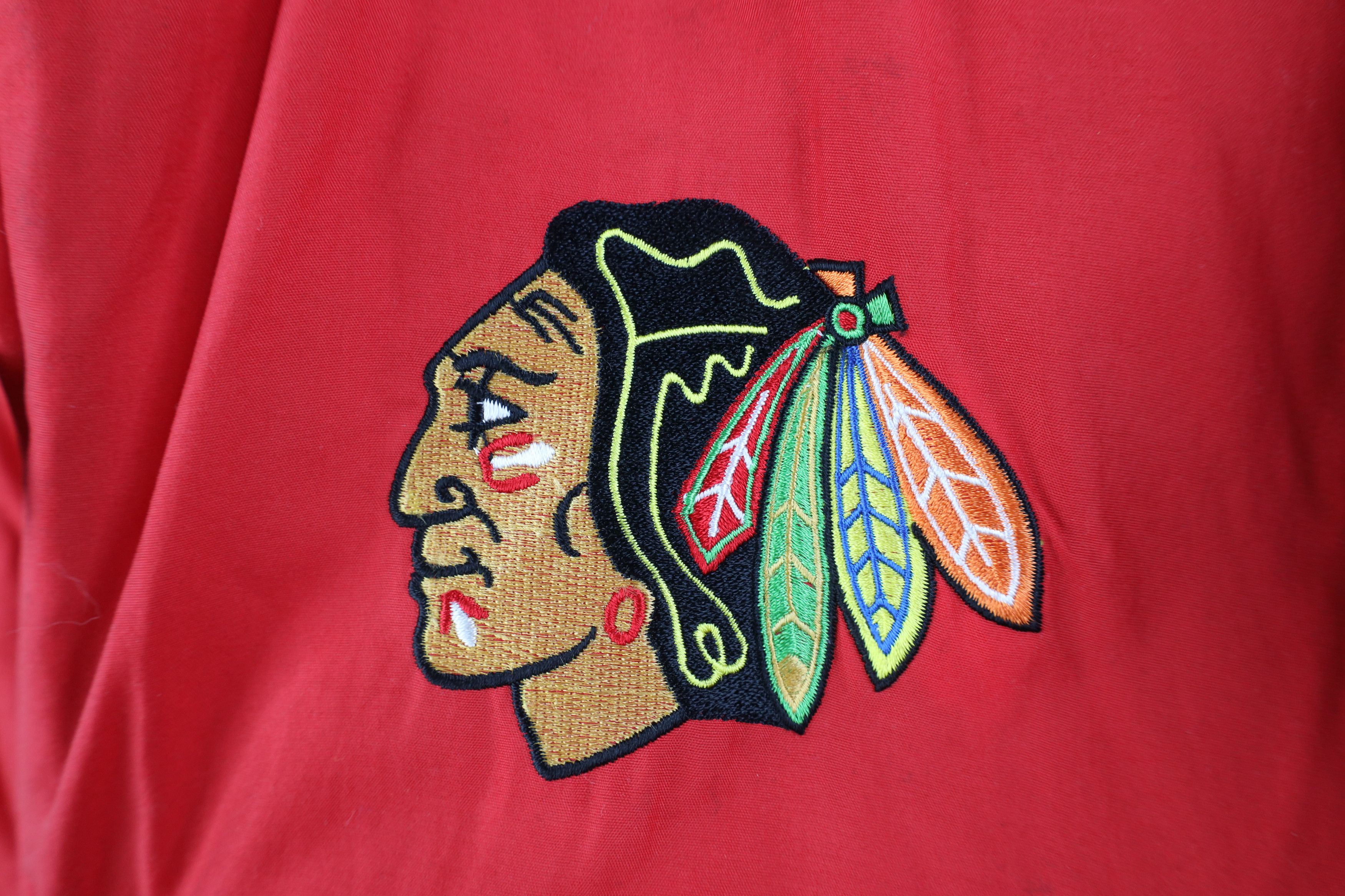 Vintage Vintage 90s Chicago Blackhawks Hockey Quilted Puffer Jacket Size US XL / EU 56 / 4 - 4 Thumbnail