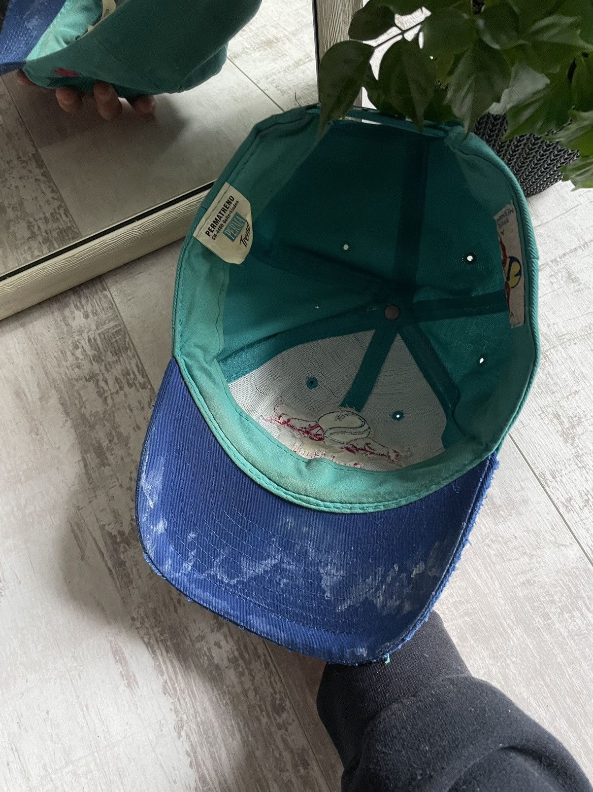 Red Bull × Vintage Red Bull 80’s Sauber Petronas Racing Vintage Hat Cap Size ONE SIZE - 9 Thumbnail