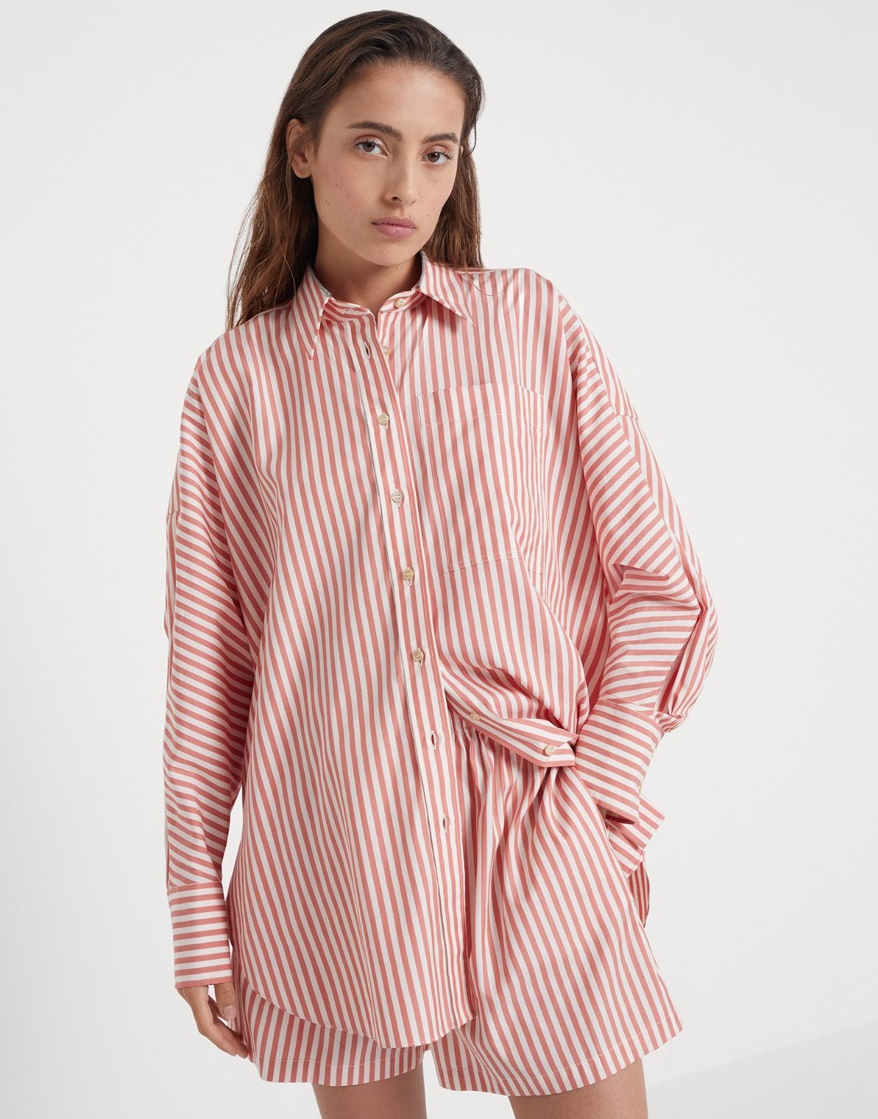 o1la1rc1a0425 Blouse in White & Peach