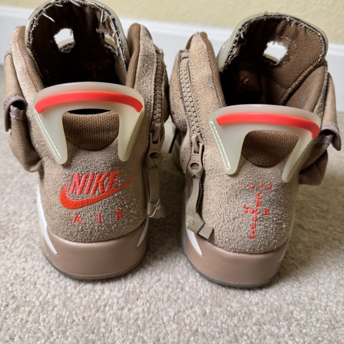 Jordan Brand × Travis Scott Jordan 6 Retro x Travis Scott British Khaki Size US 10 / EU 43 - 4 Thumbnail