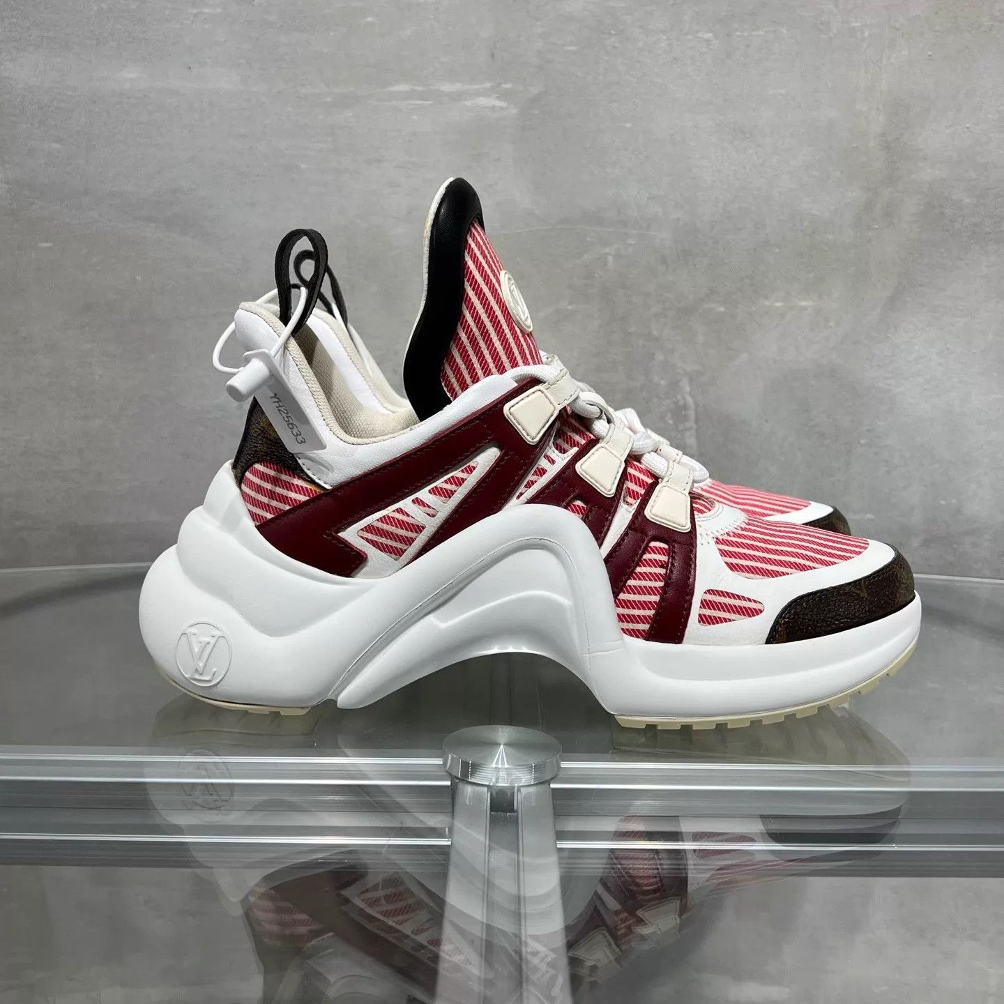 Louis Vuitton LV Archlight White Red Monogram Sneakers UK3/37 Size US 6.5 / IT 36.5 - 4 Thumbnail