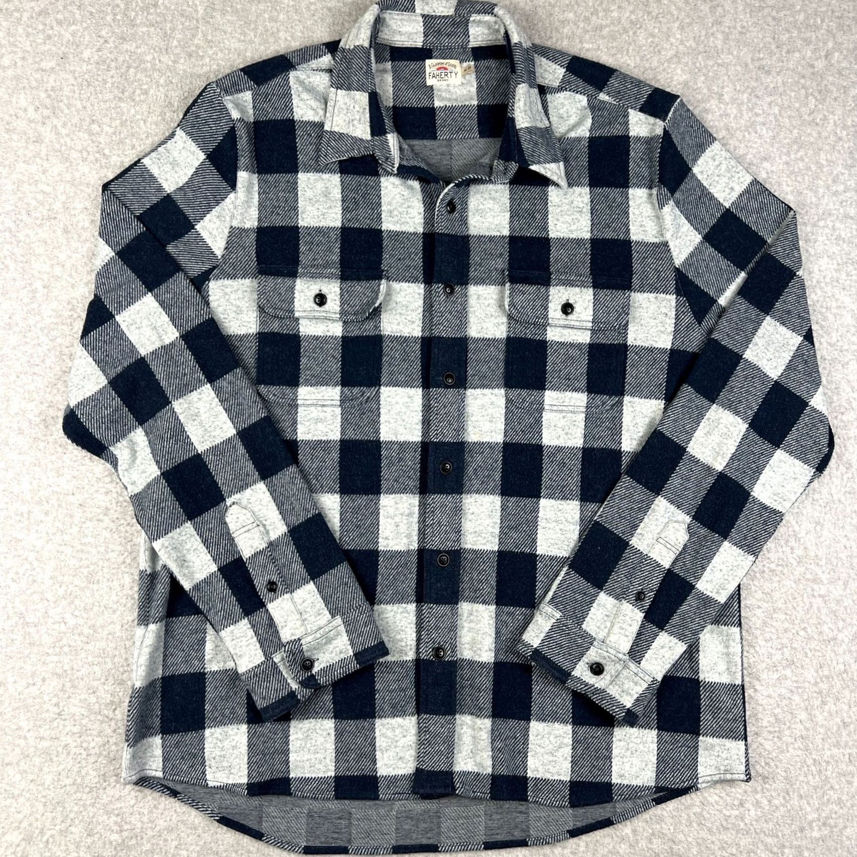 Faherty Faherty Legend Plaid Flannel XL Mens Blue White Button-Up Shirt Size US XL / EU 56 / 4 - 2 Thumbnail