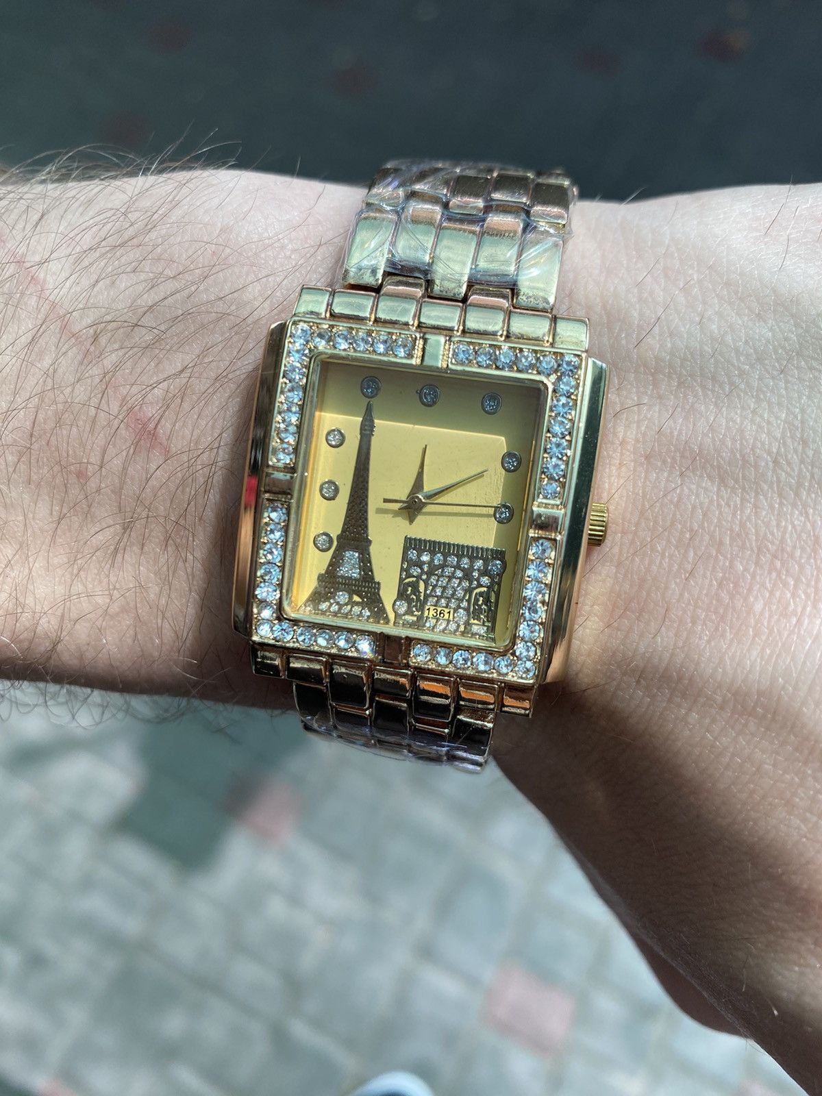 Japanese Brand Unique Gold Watch with Eiffel Tower, Like New Size ONE SIZE - 5 Thumbnail