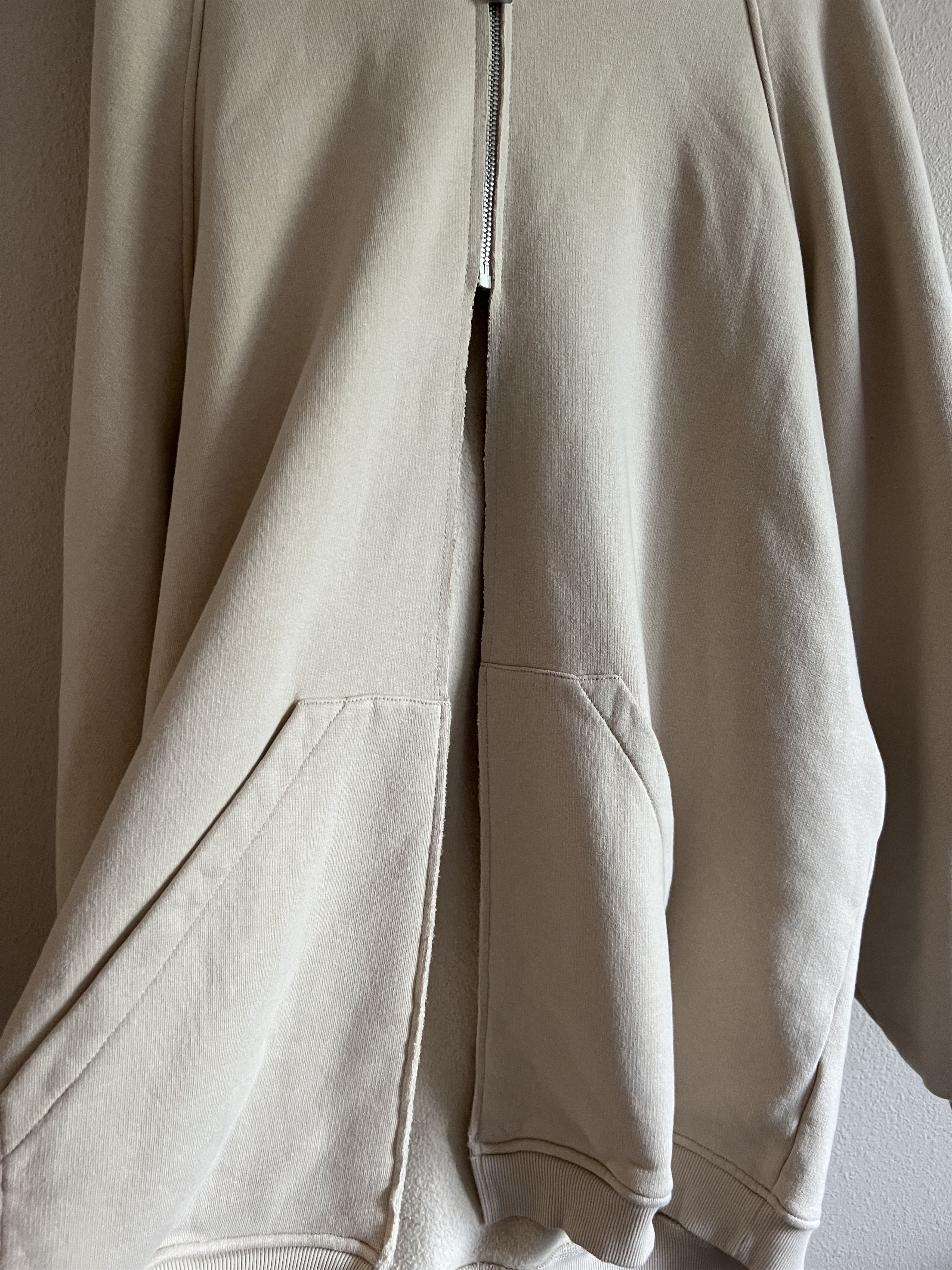 1017 ALYX 9SM 1017 Alyx 9SM Raw Cut Oversized Hoodie in Cream Size US XXL / EU 58 / 5 - 4 Thumbnail
