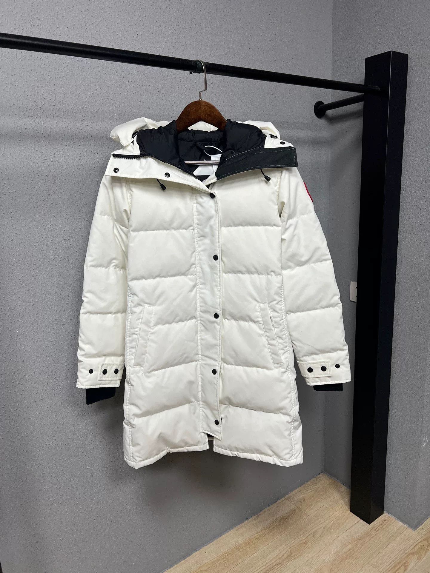 Canada Goose canada goose white down jacket size m Size US M / EU 48-50 / 2 - 1 Thumbnail