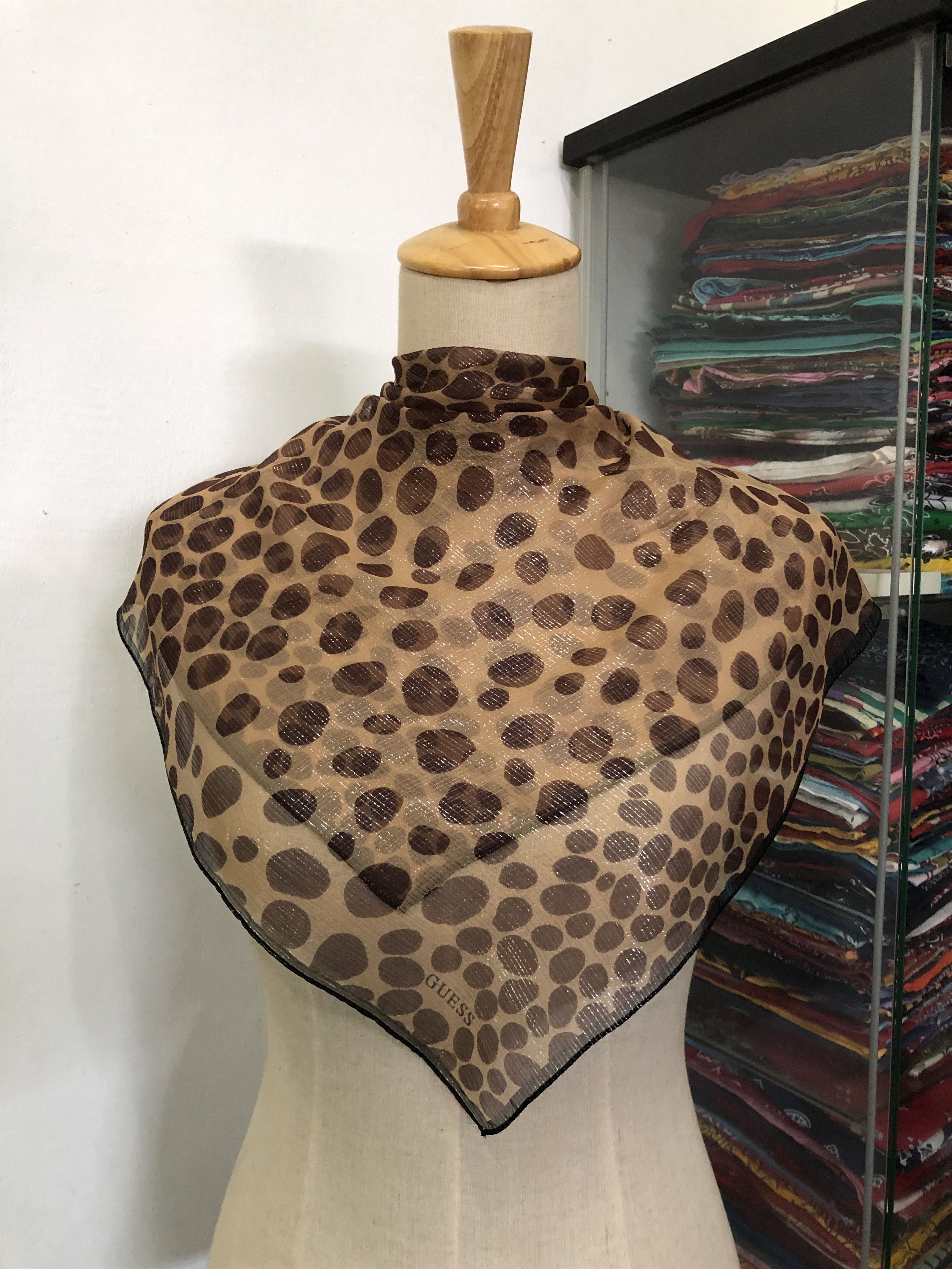 Guess × Vintage Vintage Guess Silk Scarf Size ONE SIZE - 1 Thumbnail