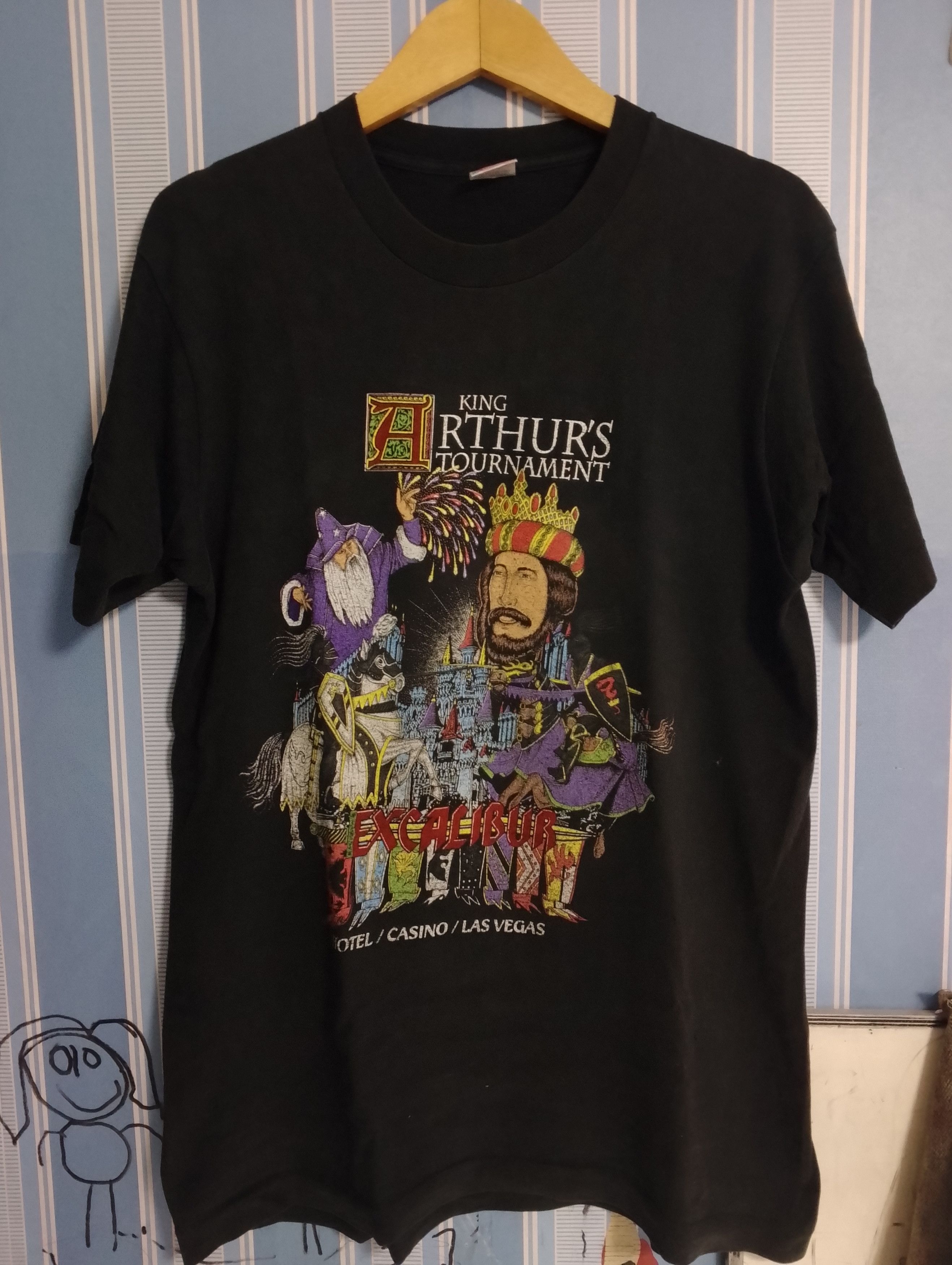 Fruit Of The Loom Vintage faded Excalibur King Arthur Tournament 90s Size US XL / EU 56 / 4 - 1 Thumbnail