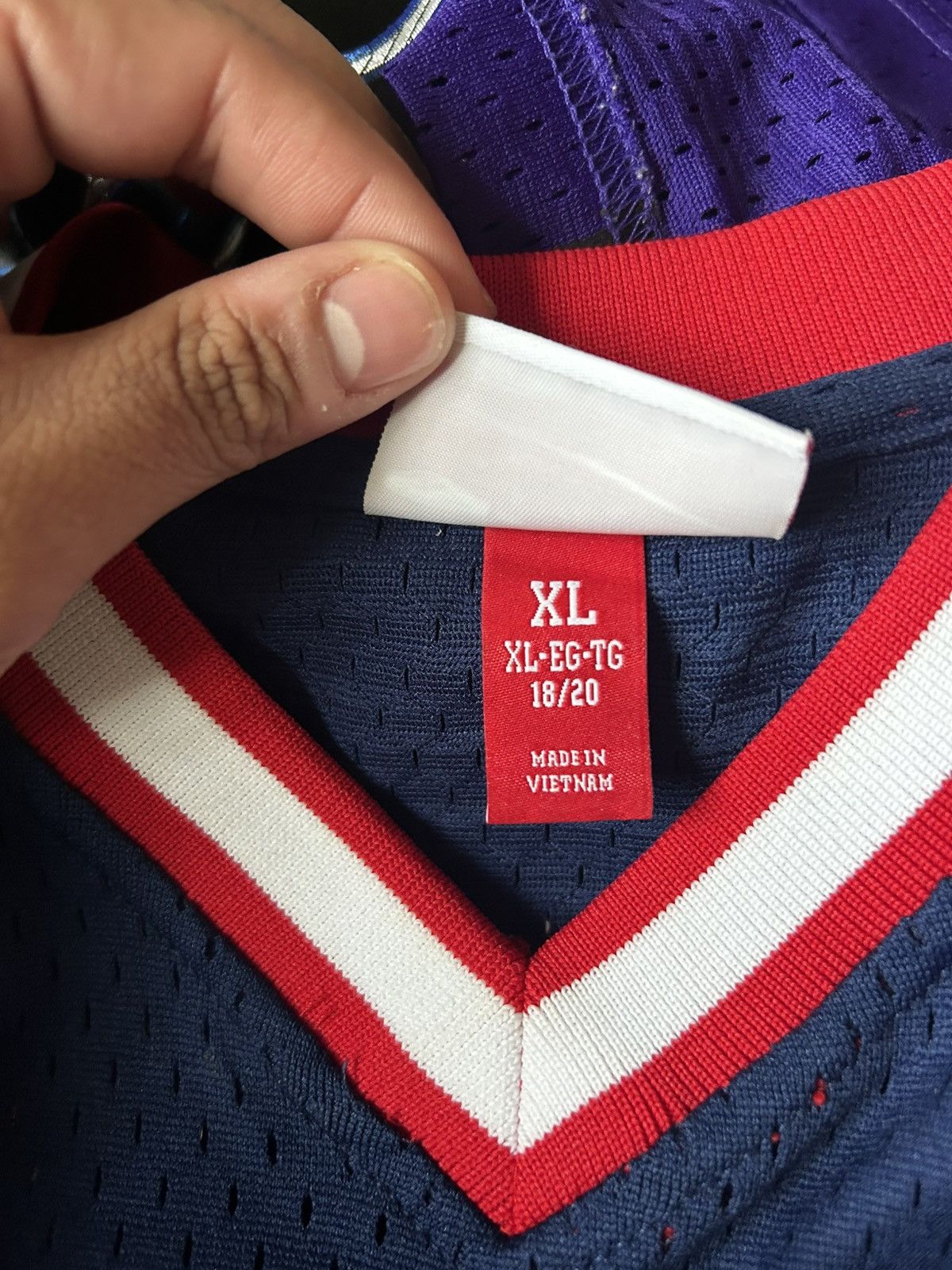 Mitchell & Ness × NBA Hakeem Olajuwon Retro Rockets Jersey Size US XL / EU 56 / 4 - 4 Thumbnail