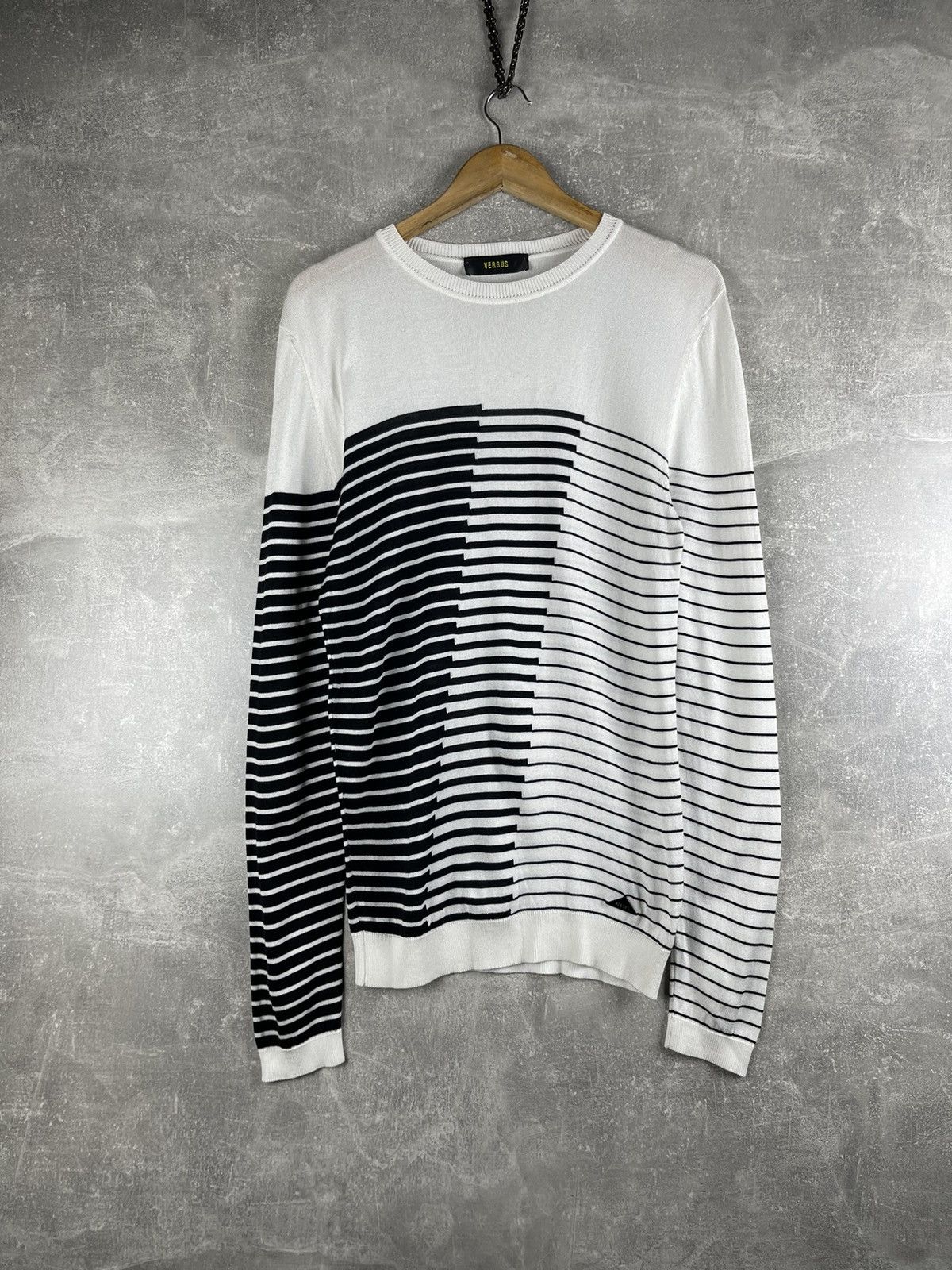 Versus Versace Versus Versace Italy Black White Optical Stripe Knit Sweater Size US M / EU 48-50 / 2 - 1 Thumbnail
