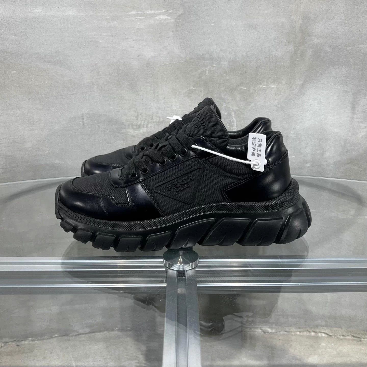 Prada Prada black triangle logo platform sneakers US5 (39EU) Size US 5 / IT 35 - 3 Thumbnail