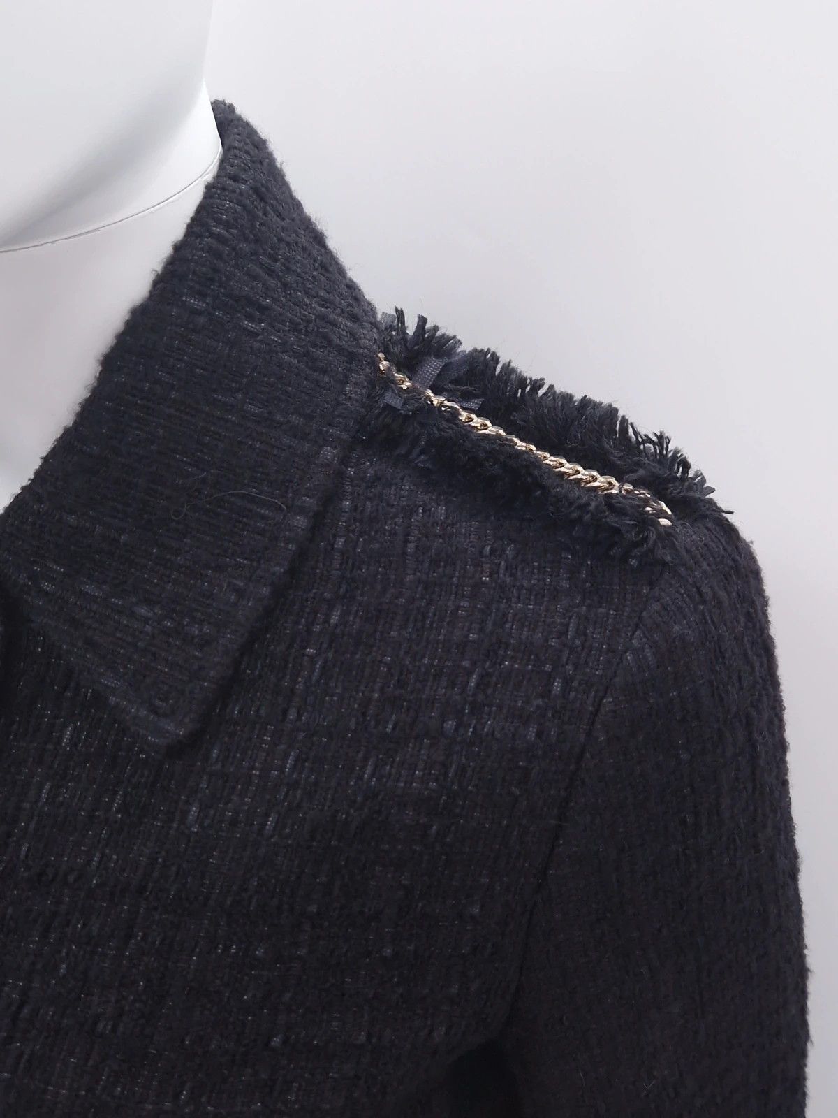 Salvatore Ferragamo Salvatore Ferragamo Black Bouclé Tweed Jacket Size XS / US 0-2 / IT 36-38 - 4 Thumbnail