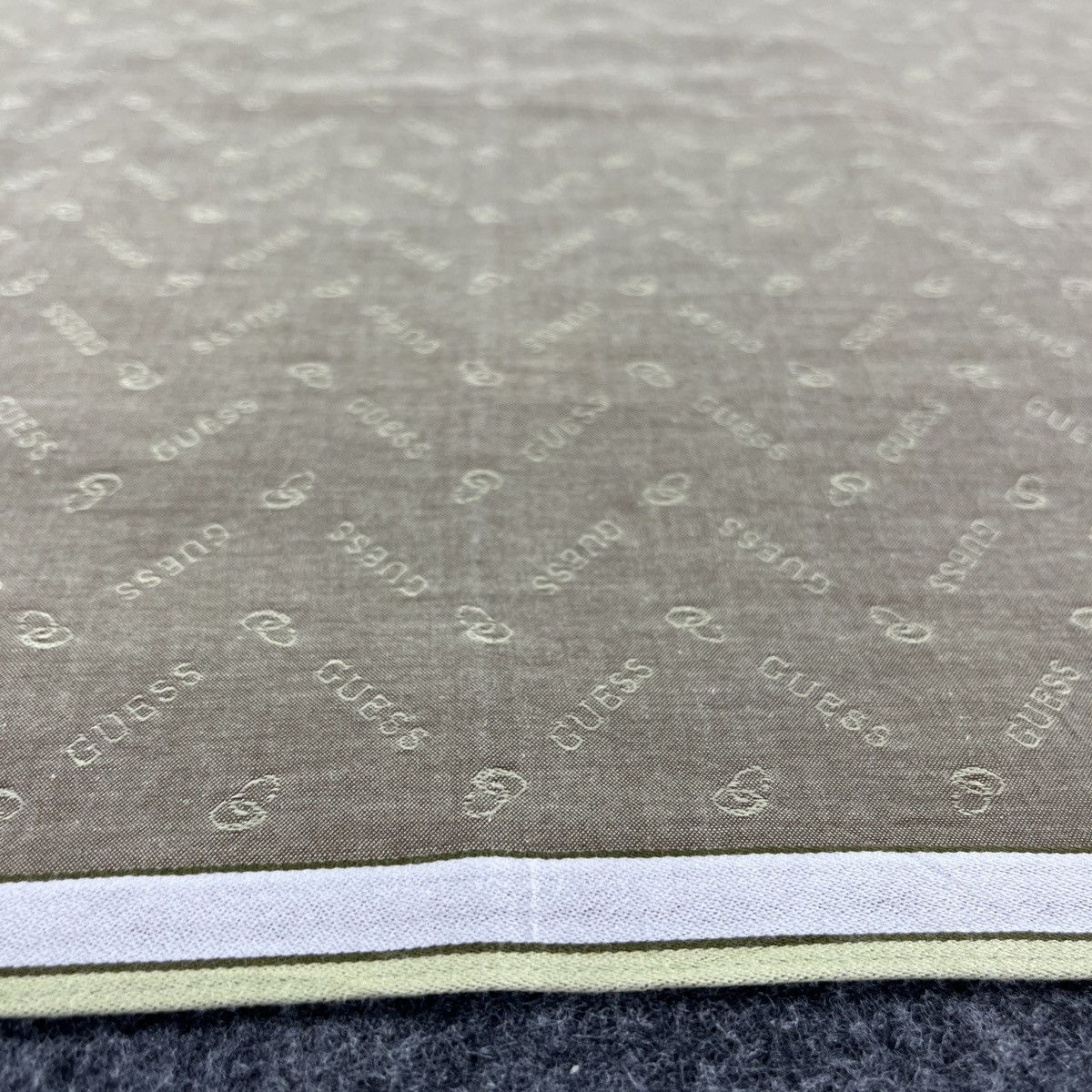 Guess × Vintage Guess Handkerchief / Bandana / Neckerchief B353 Size ONE SIZE - 6 Thumbnail