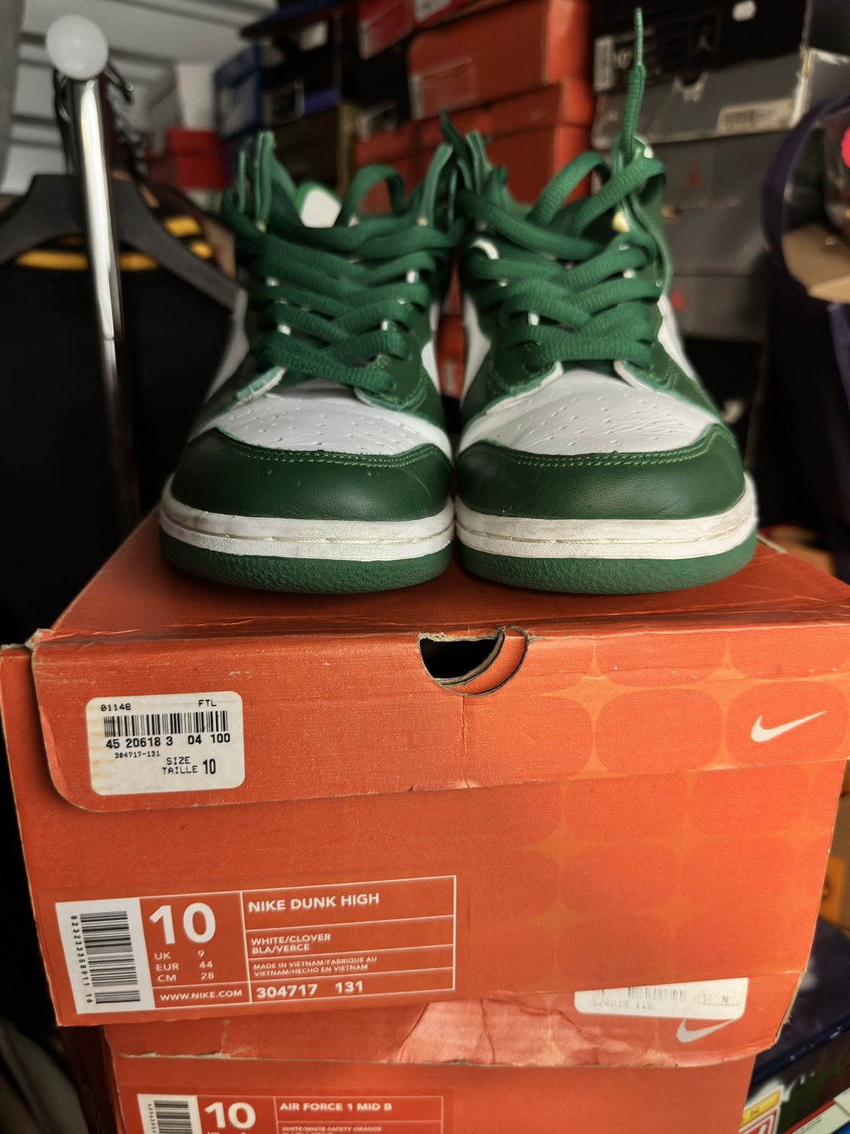 Nike Vintage Nike Dunk High 2003 Celtic Green (Michigan Spartans) Size US 10 / EU 43 - 1 Thumbnail