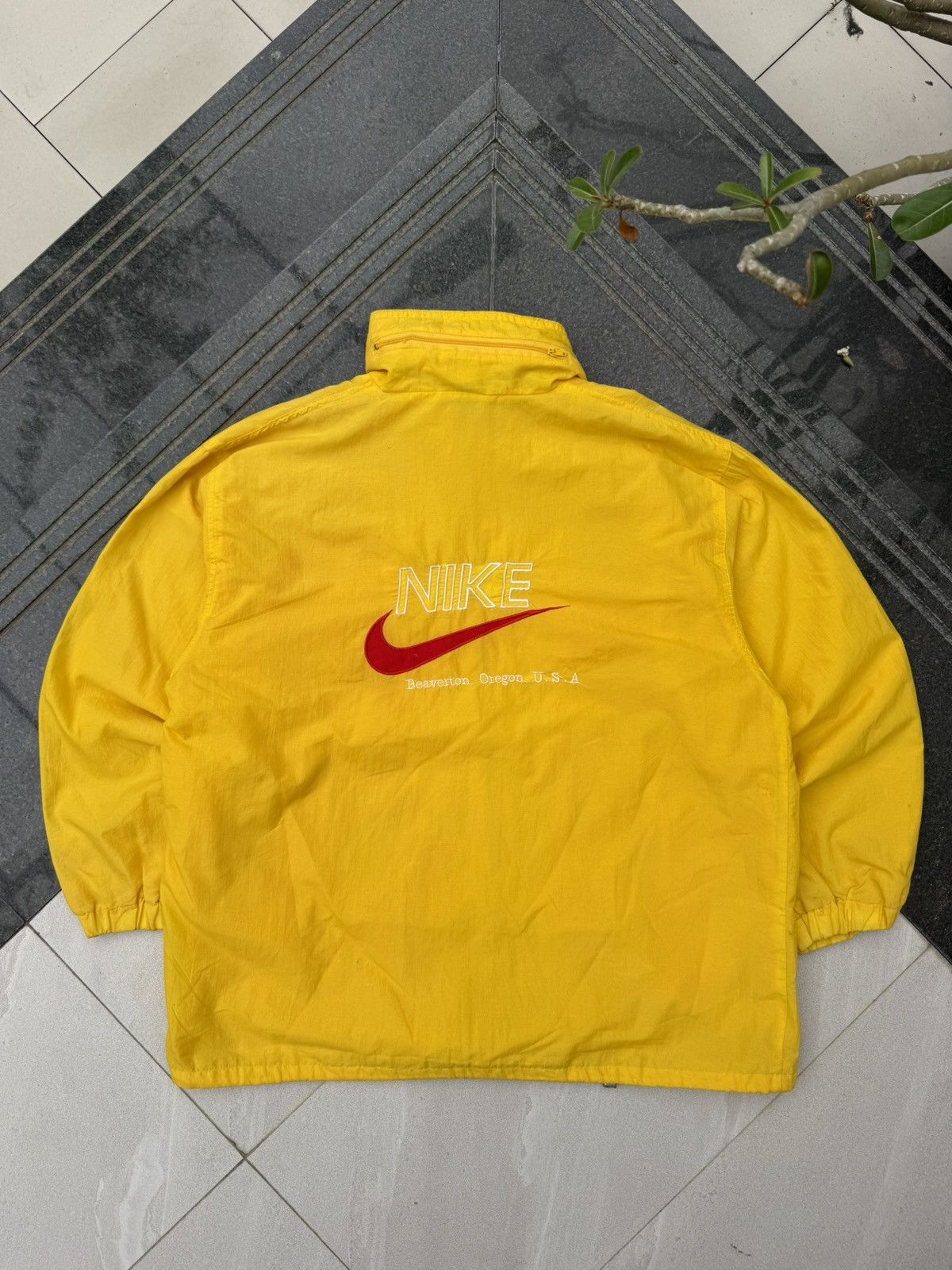 Vintage 90’s NIKE RARE SWOOSH LOGO Y2K RETROVINTAGE NYLON ZIP JQCKET Size US M / EU 48-50 / 2 - 4 Thumbnail