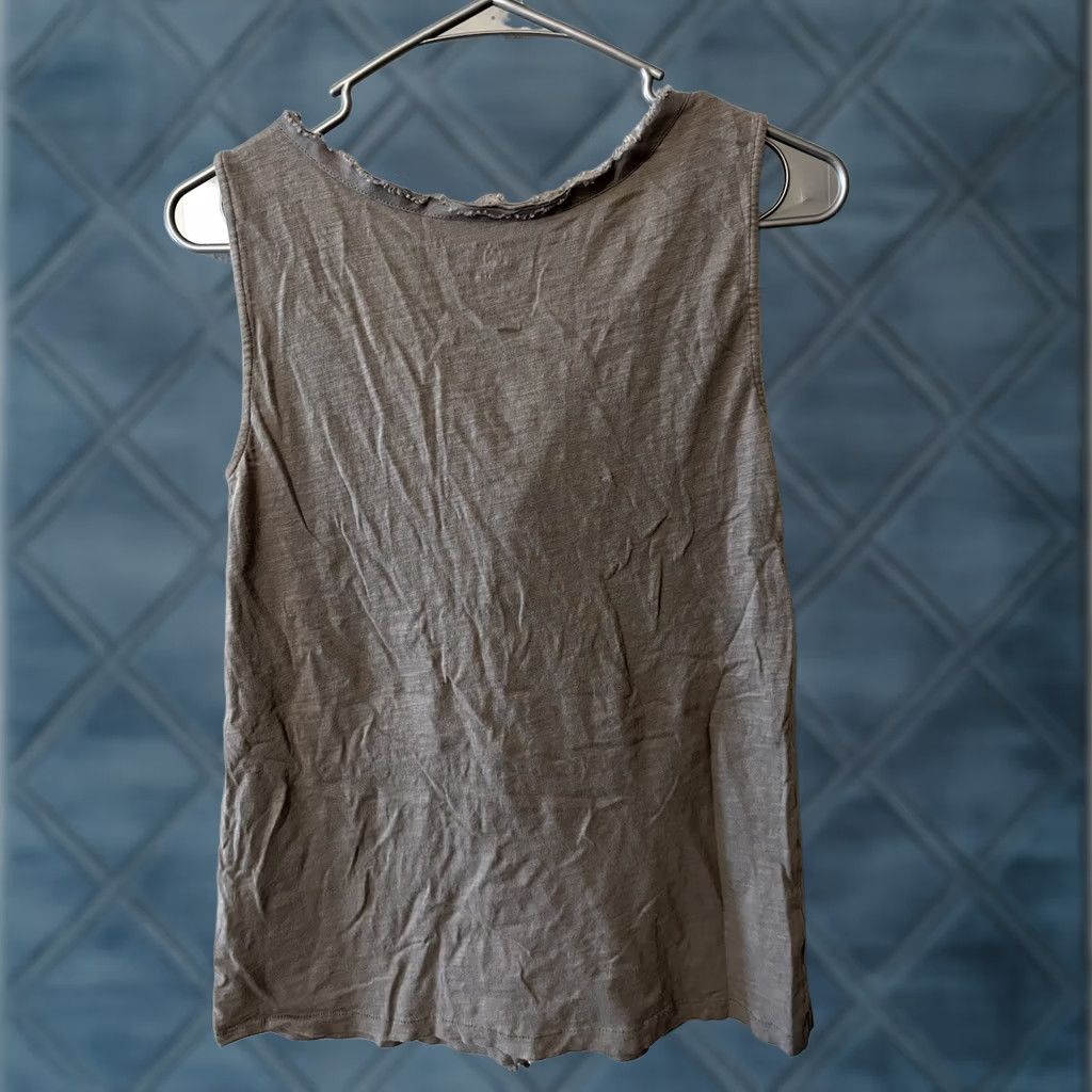 Ann Taylor VINTAGE Loft Soft Gray Solid Tank Sleeveless Pullover Round Neck Blouse S Womens Loft Size S / US 4 / IT 40 - 1 Thumbnail