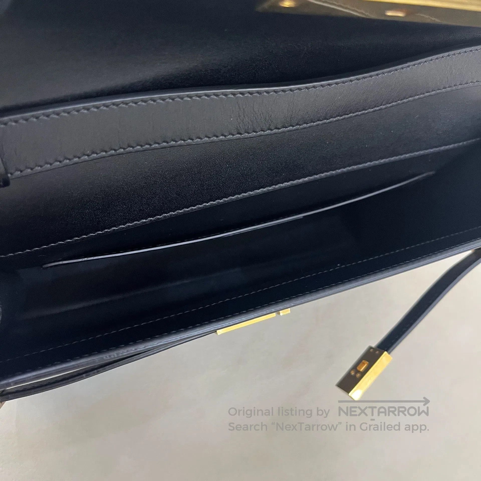 Yves Saint Laurent YSL Manhattan Medium Black Gold. Size ONE SIZE - 8 Thumbnail