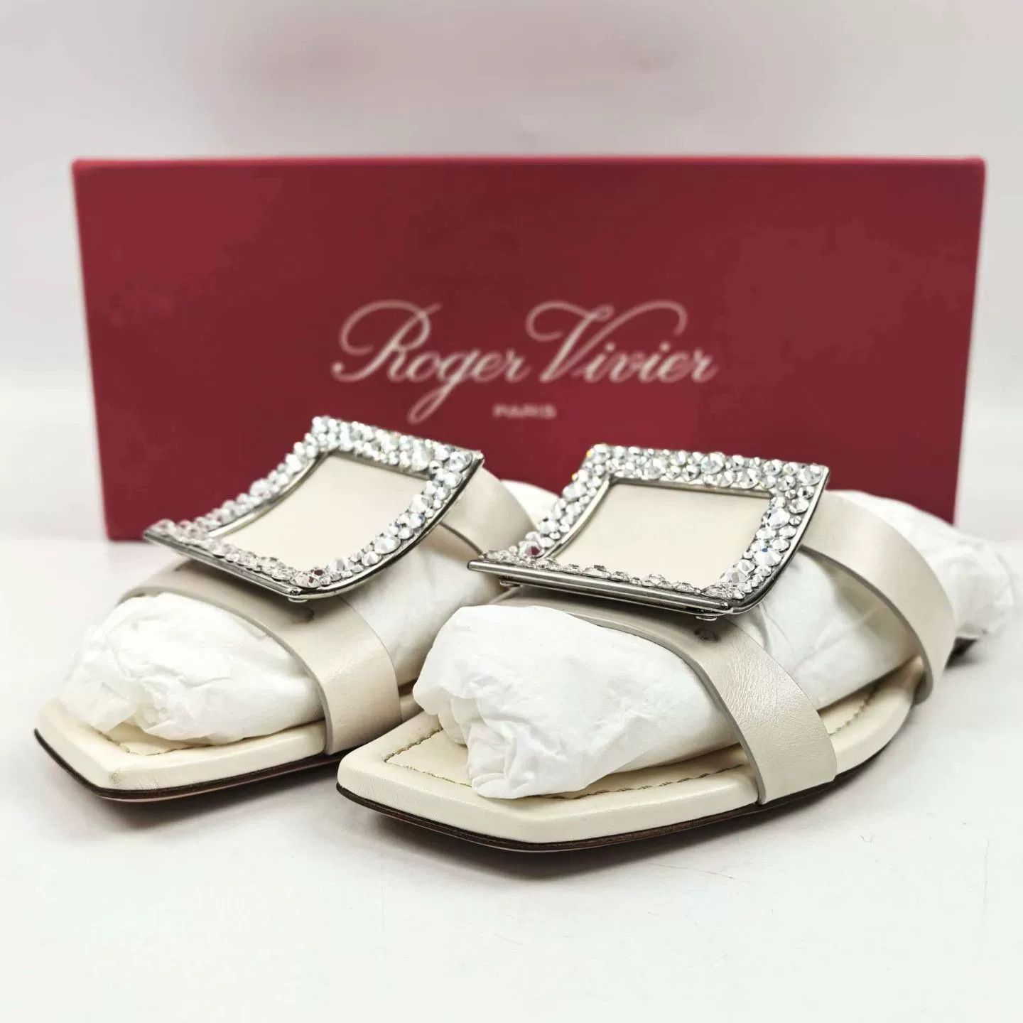 Roger Vivier RV Off-white Diamond Buckle Slippers Size US 5 / IT 35 - 1 Thumbnail
