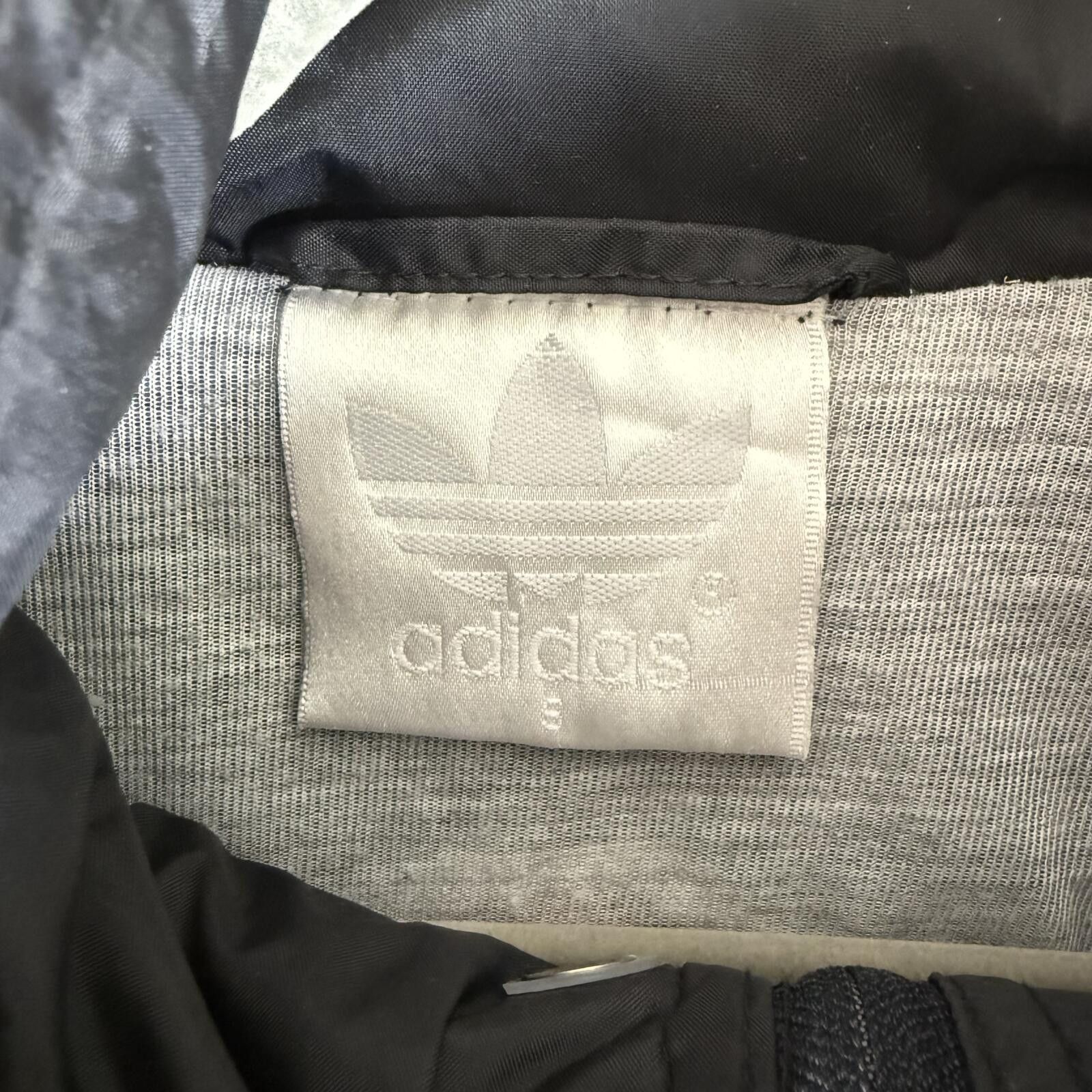 Adidas vintage adidas basketball sky jam windbreaker jacket small Size US S / EU 44-46 / 1 - 3 Thumbnail
