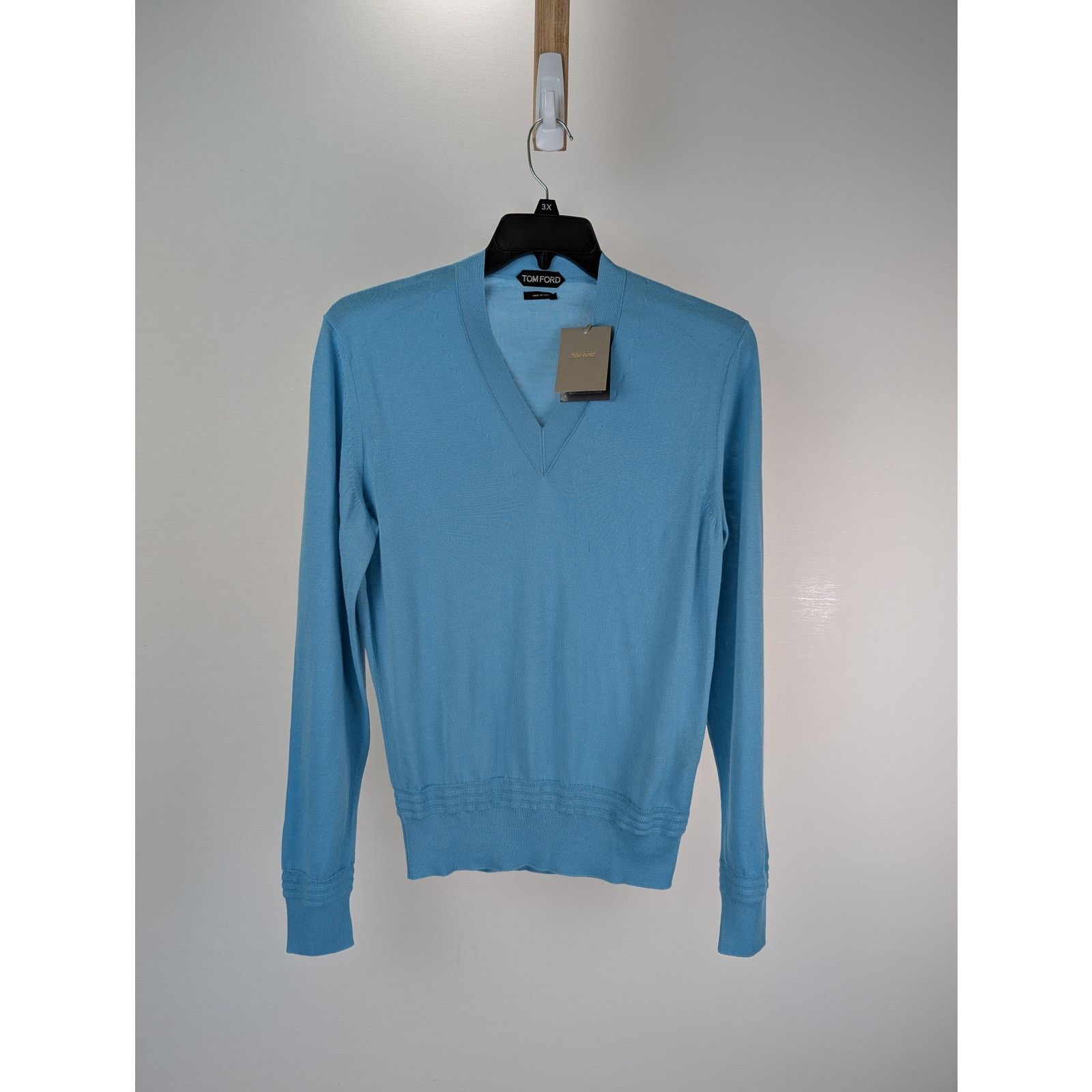 Tom Ford o1rshd1 V-Neck Knitwear Sweatshirt Sweater in Sky Blue Size US S / EU 44-46 / 1 - 1 Thumbnail