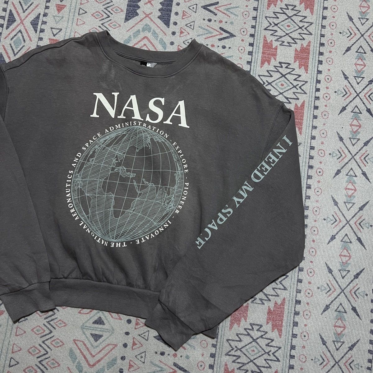 H&M × NASA H&M Nasa CropTops Size L / US 10 / IT 46 - 3 Thumbnail