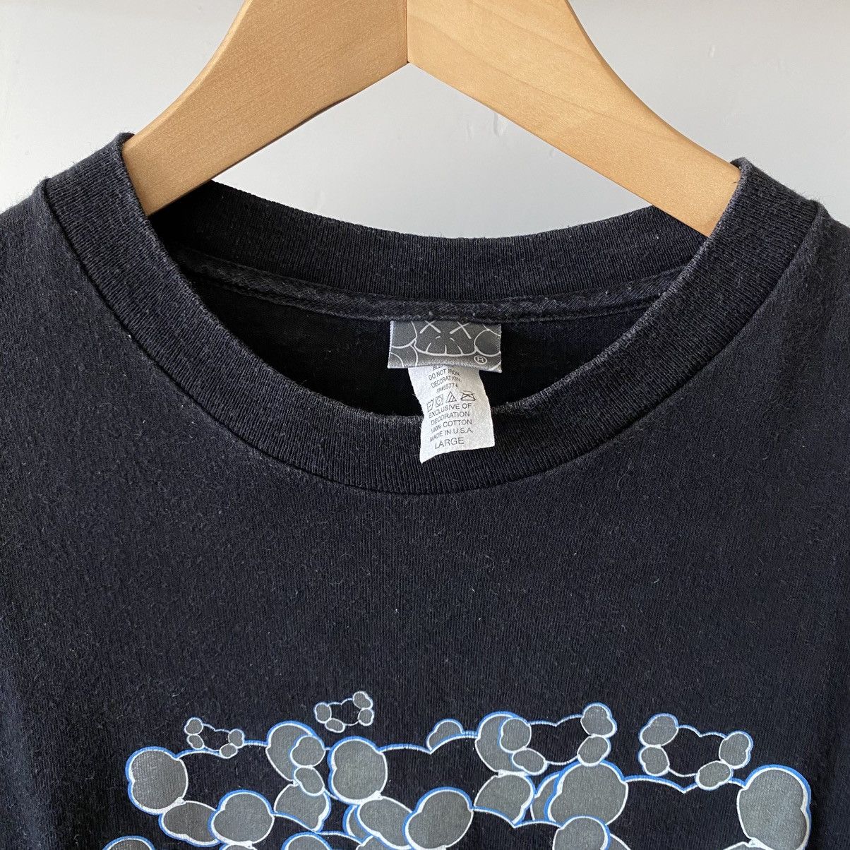 Kaws Vintage Kaws One T-Shirt Heart Bones 2000s Made in USA Y2K Size US L / EU 52-54 / 3 - 3 Thumbnail