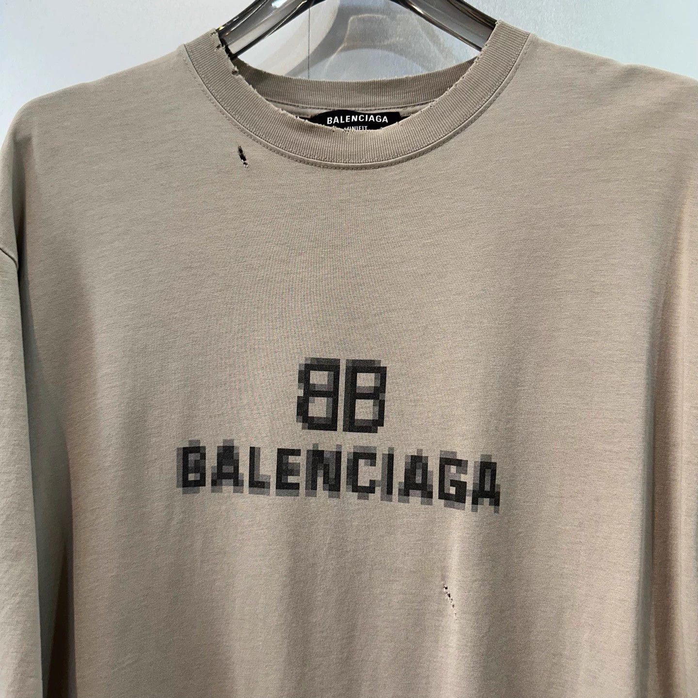 Balenciaga Balenciaga Mosaic Blurred Logo Distressed Holes XXS T-shirt Size US XXS / EU 40 - 6 Thumbnail