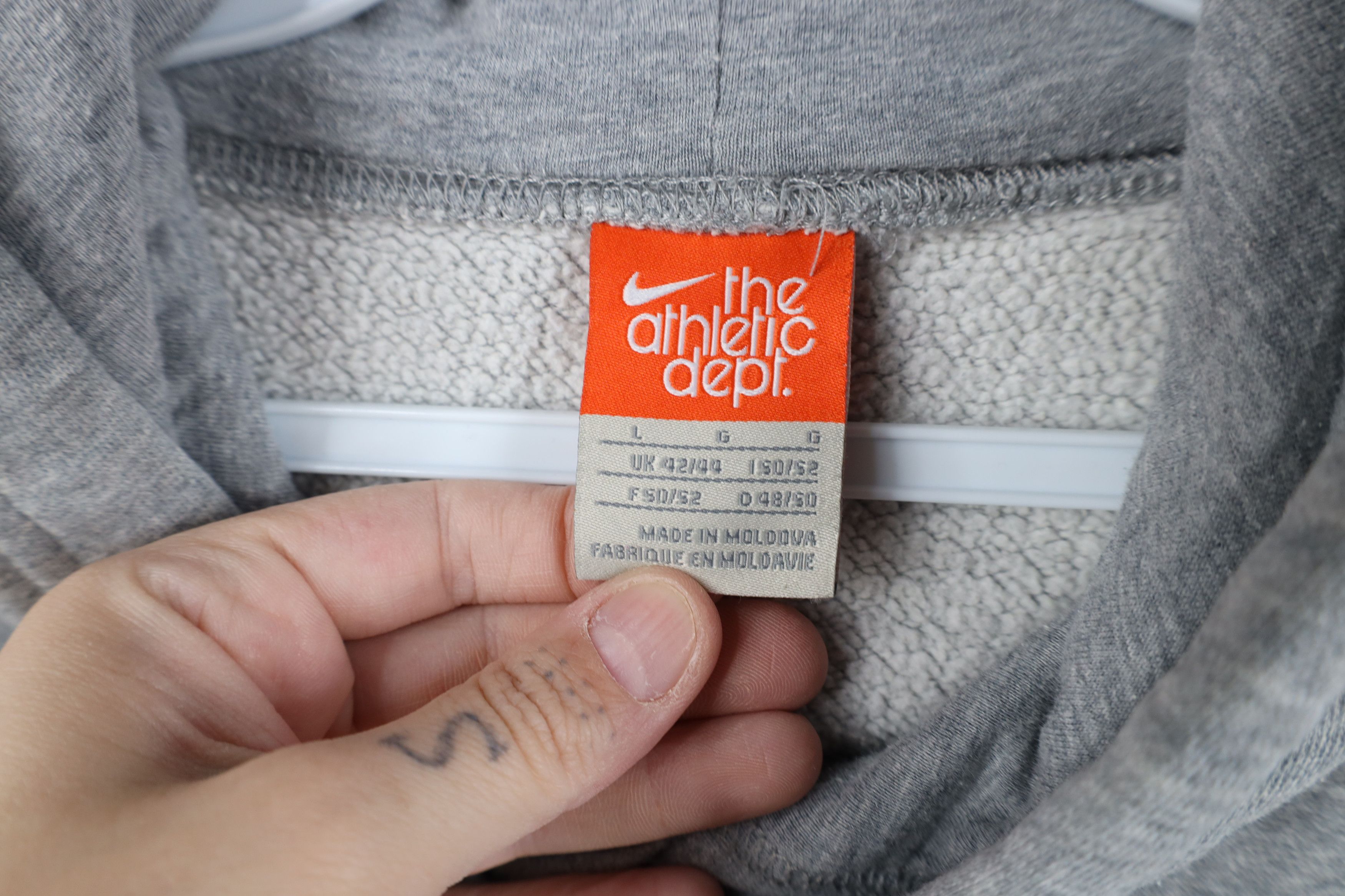 Nike Vintage Y2K Nike Stitch Script Spell Out Cropped Hoodie Gray Size L / US 10 / IT 46 - 9 Thumbnail