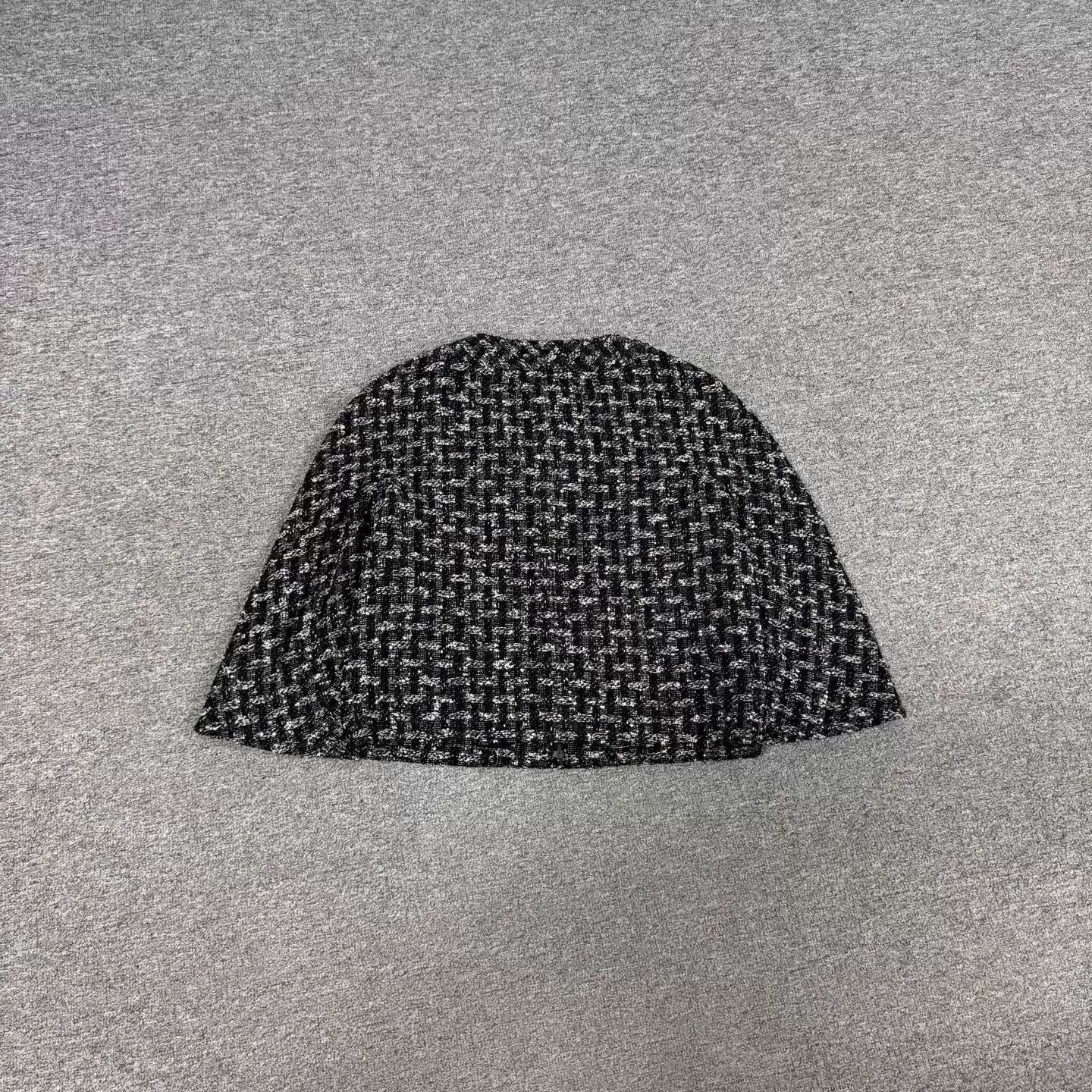 Chanel Chanel Classic Black & White Tweed Short Jacket 38 Size S / US 4 / IT 40 - 2 Thumbnail