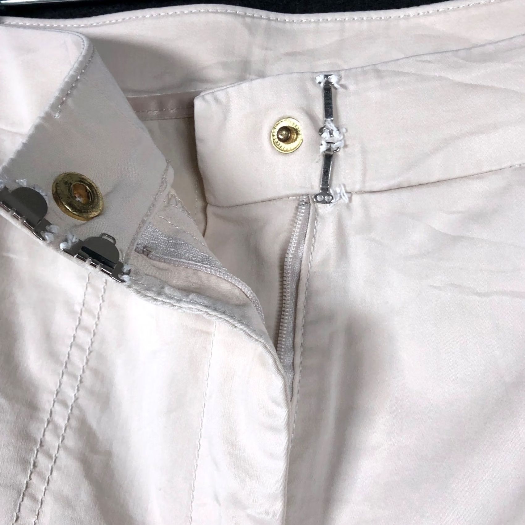 Vintage Chicos Womens Pants Tan High Rise Crop Side Leg Pocket Stretch 2.5 (L) Size 25" / US 0 / IT 36 - 4 Thumbnail