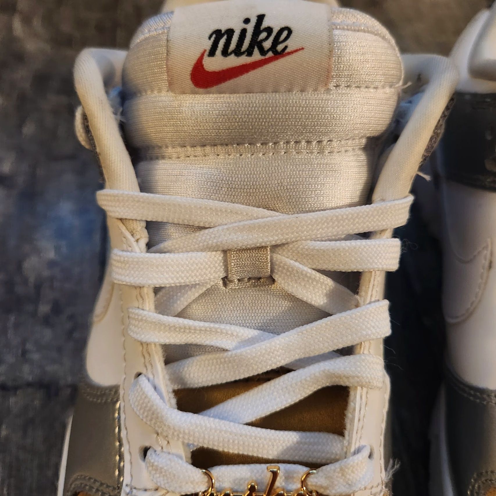 Nike VINTAGE Nike Dunk Low Heirloom Womens 7 White Gold Silver Chain Deubrae DH4403-700 Size ONE SIZE - 5 Thumbnail