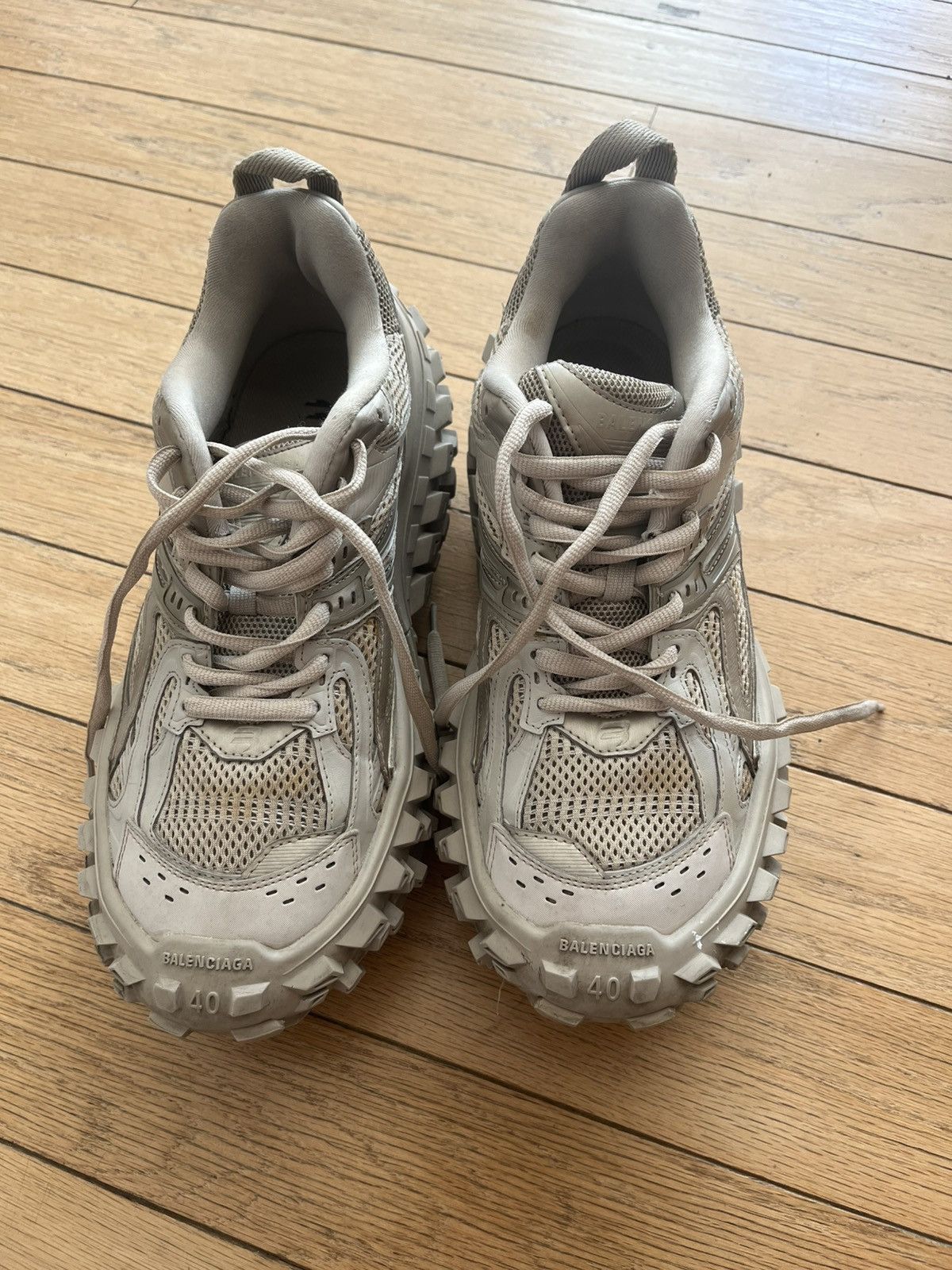 Balenciaga Balenciaga Bouncer Sneaker (Beige) Size US 7 / EU 40 - 2 Thumbnail