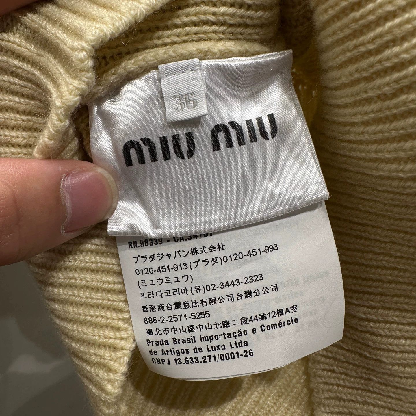 Miu Miu MIU MIU colorblocked cashmere knit polo shirt 36 Size XS / US 0-2 / IT 36-38 - 4 Thumbnail