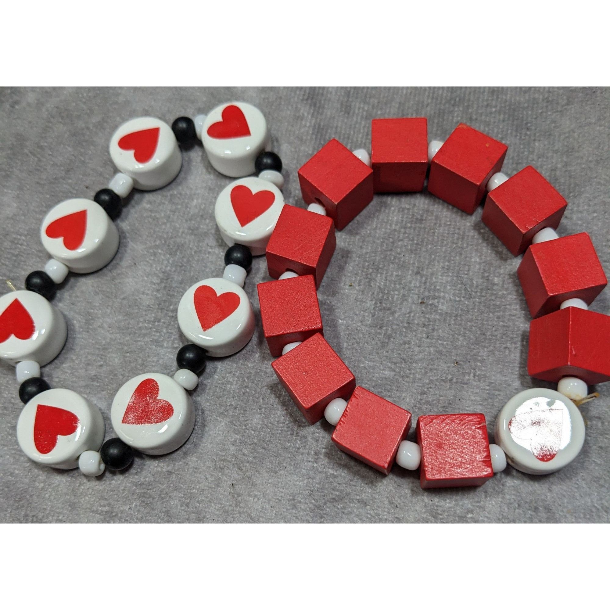 Other Square And Heart Red And White Beaded Stretch Bracelet Set Size ONE SIZE - 12 Thumbnail