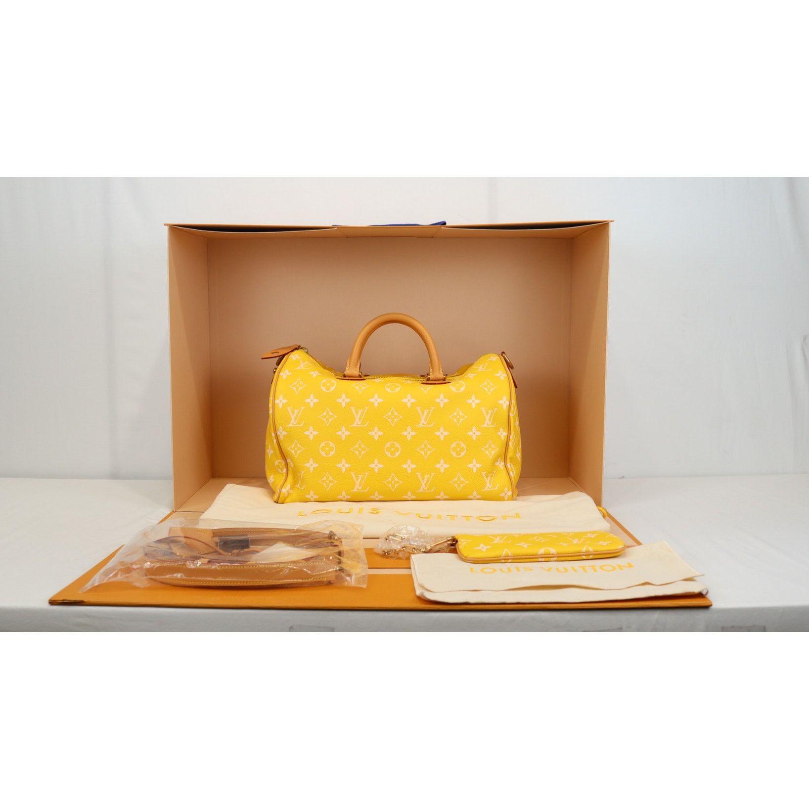 Louis Vuitton o1rshd1 Size: 40 / Speedy 40 P9 Bandoulière Bag in Yellow Size ONE SIZE - 1 Thumbnail