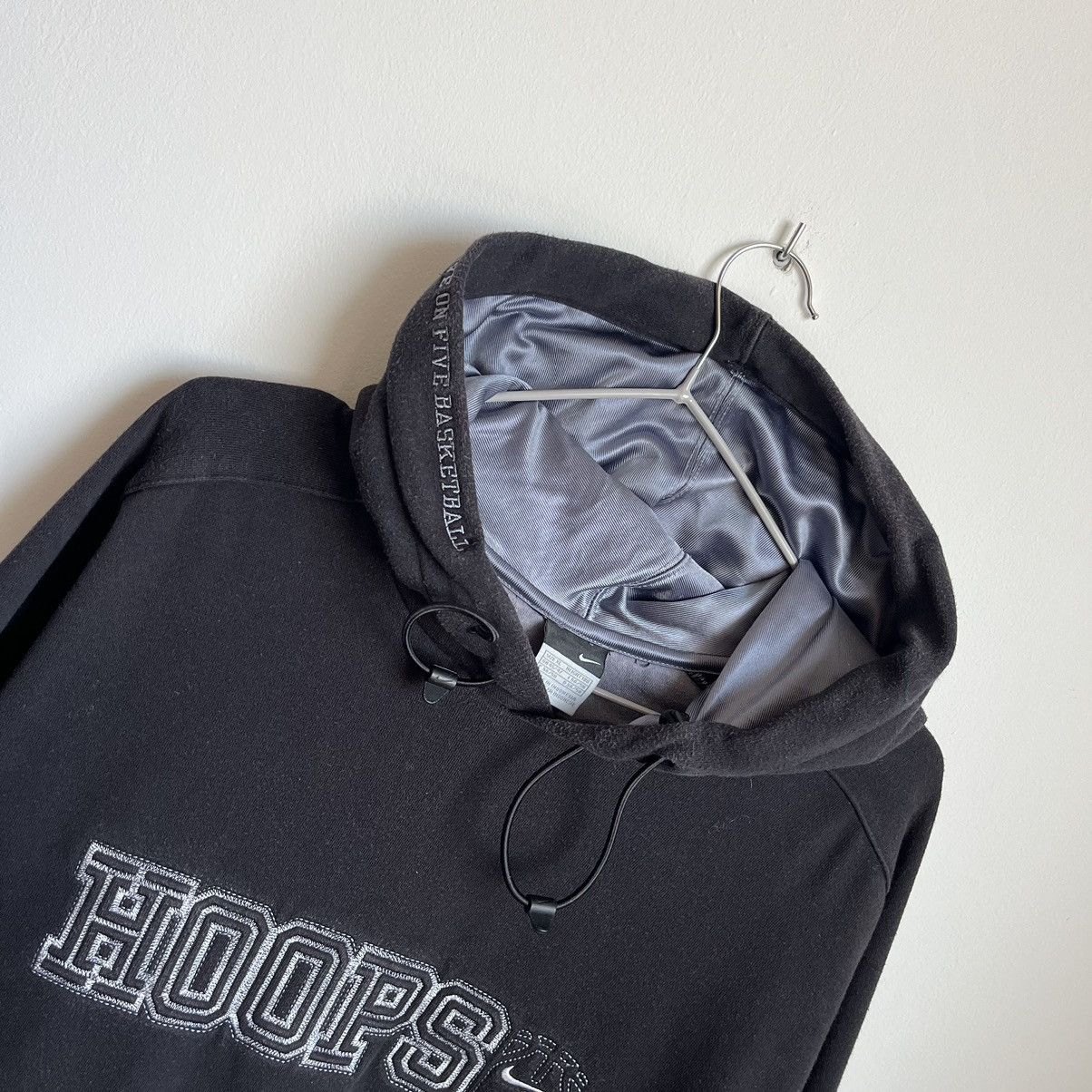 Vintage Vintage Y2K Nike Hoops Hoodie Size XL Size US XL / EU 56 / 4 - 3 Thumbnail