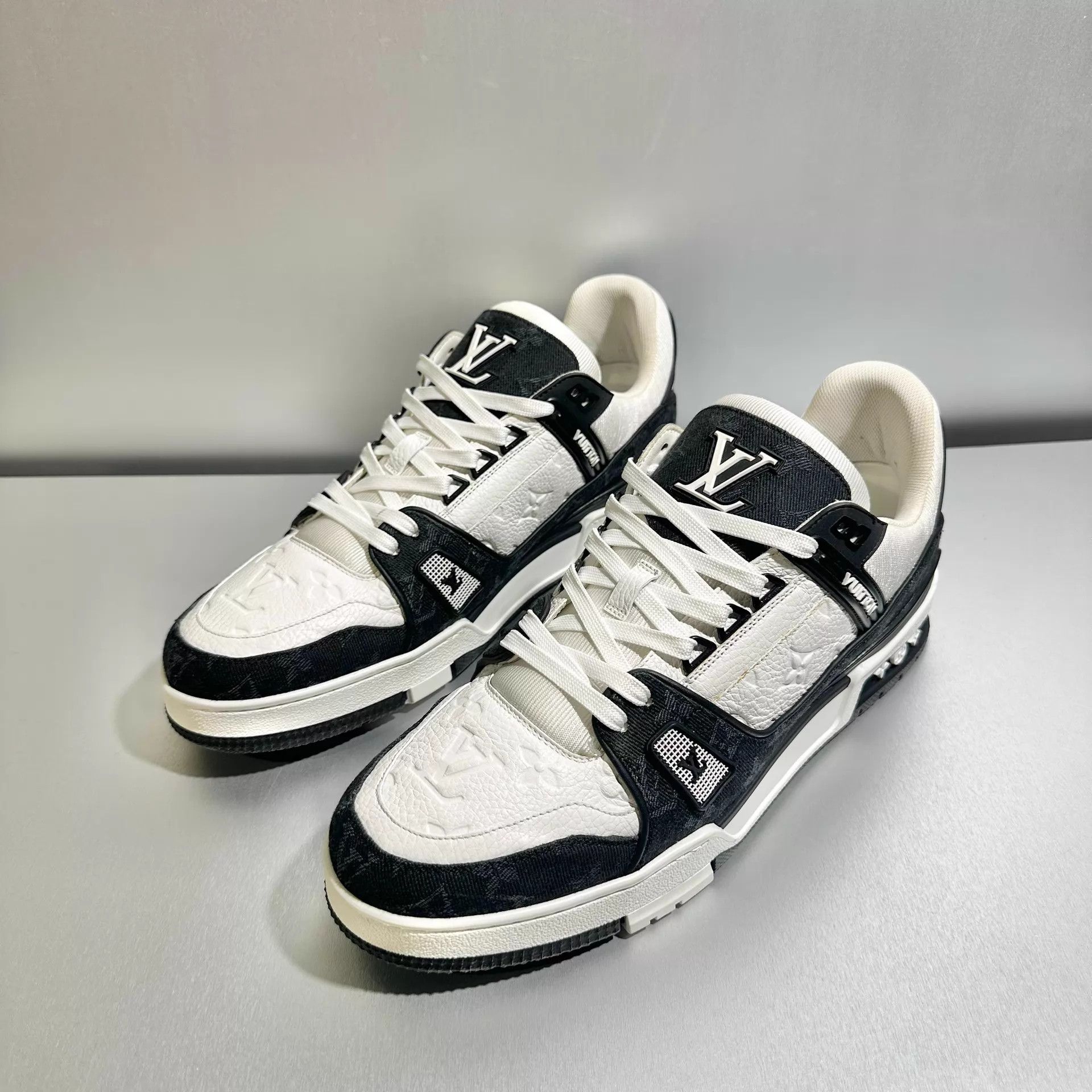 Louis Vuitton Louis Vuitton Trainer Black/White Denim 9/43 Worn 1x Size US 10 / EU 43 - 1 Thumbnail