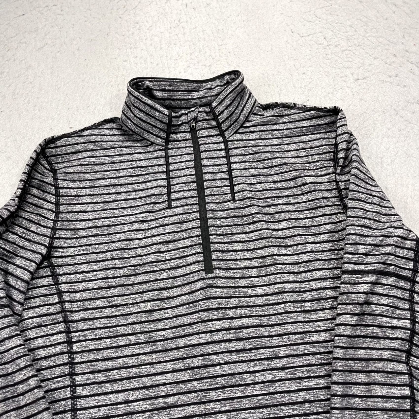 Lululemon Lululemon Jacket Mens Large Gray Striped 1/4 Zip Surge Pullover Gym Logo Size US L / EU 52-54 / 3 - 3 Thumbnail