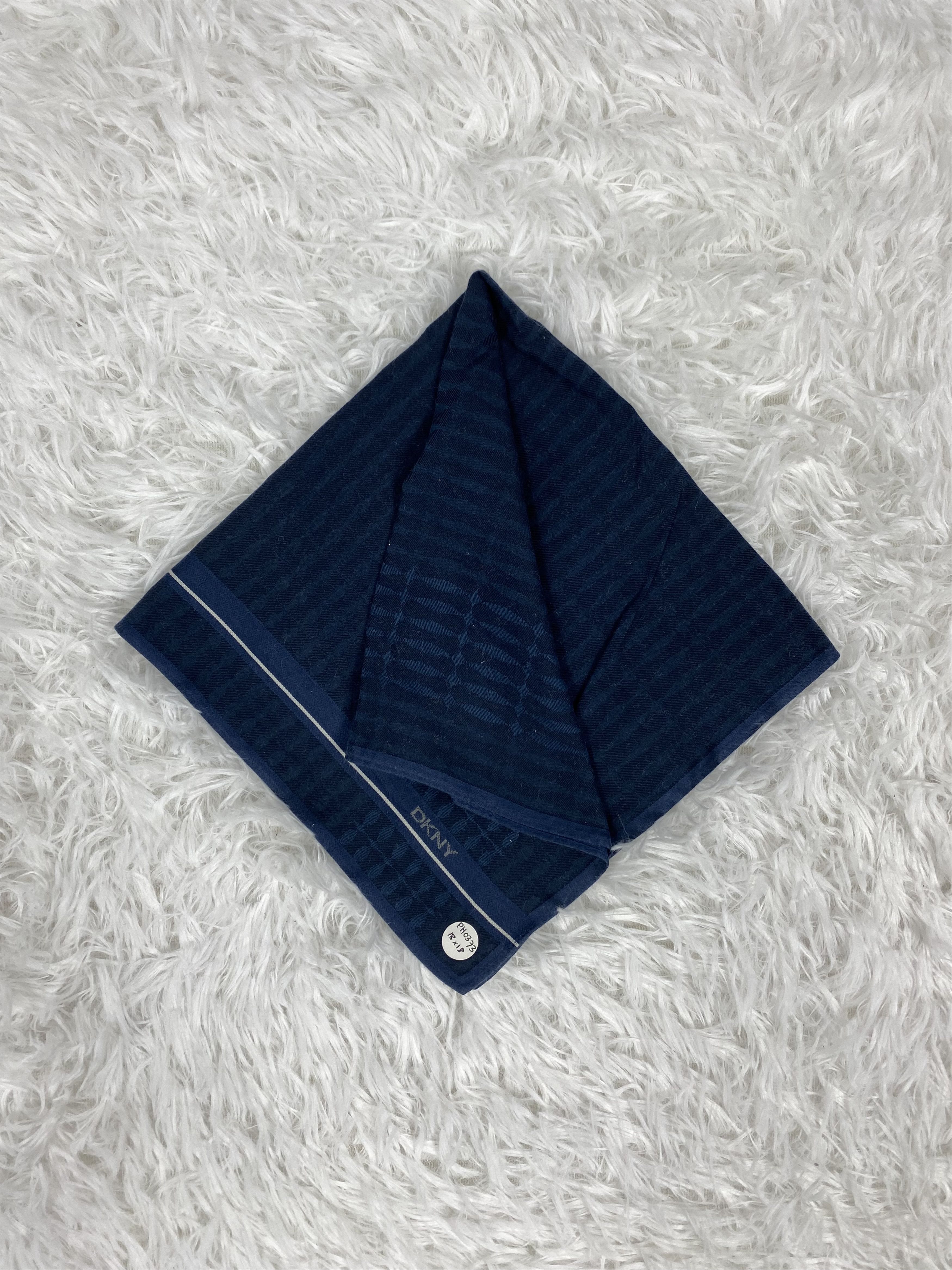 DKNY Vintage DKNY Handkerchief Neckerchief PH0373 Size ONE SIZE - 1 Thumbnail