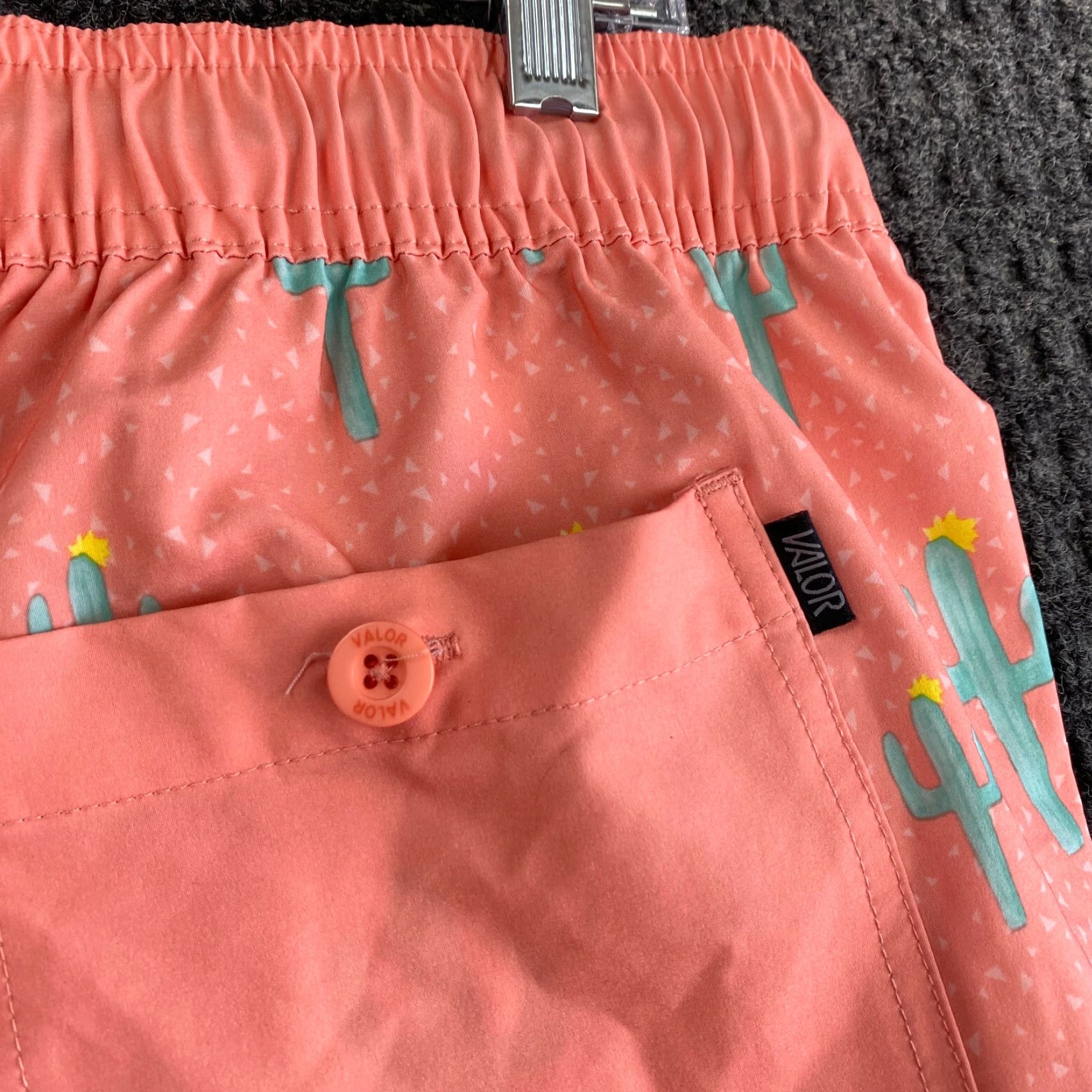 Vintage Valor Collective Board Shorts Men M Pink Cactus All Over Print Beach Beachwear 8in Inseam Casual Travel 90s? Size US 31 - 3 Thumbnail