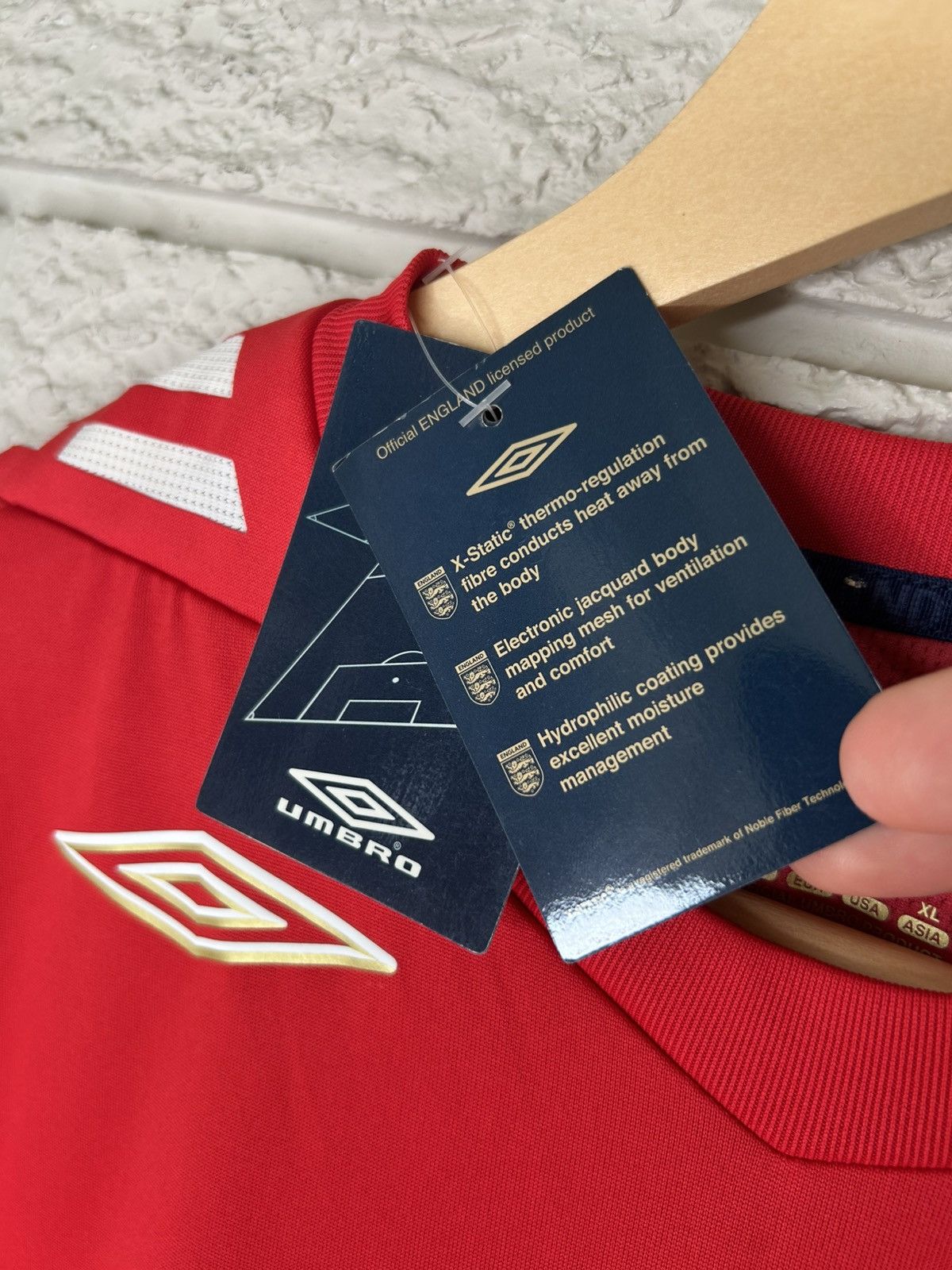 Umbro Vintage Umbro England 2006 Away Jersey Size US L / EU 52-54 / 3 - 12 Thumbnail