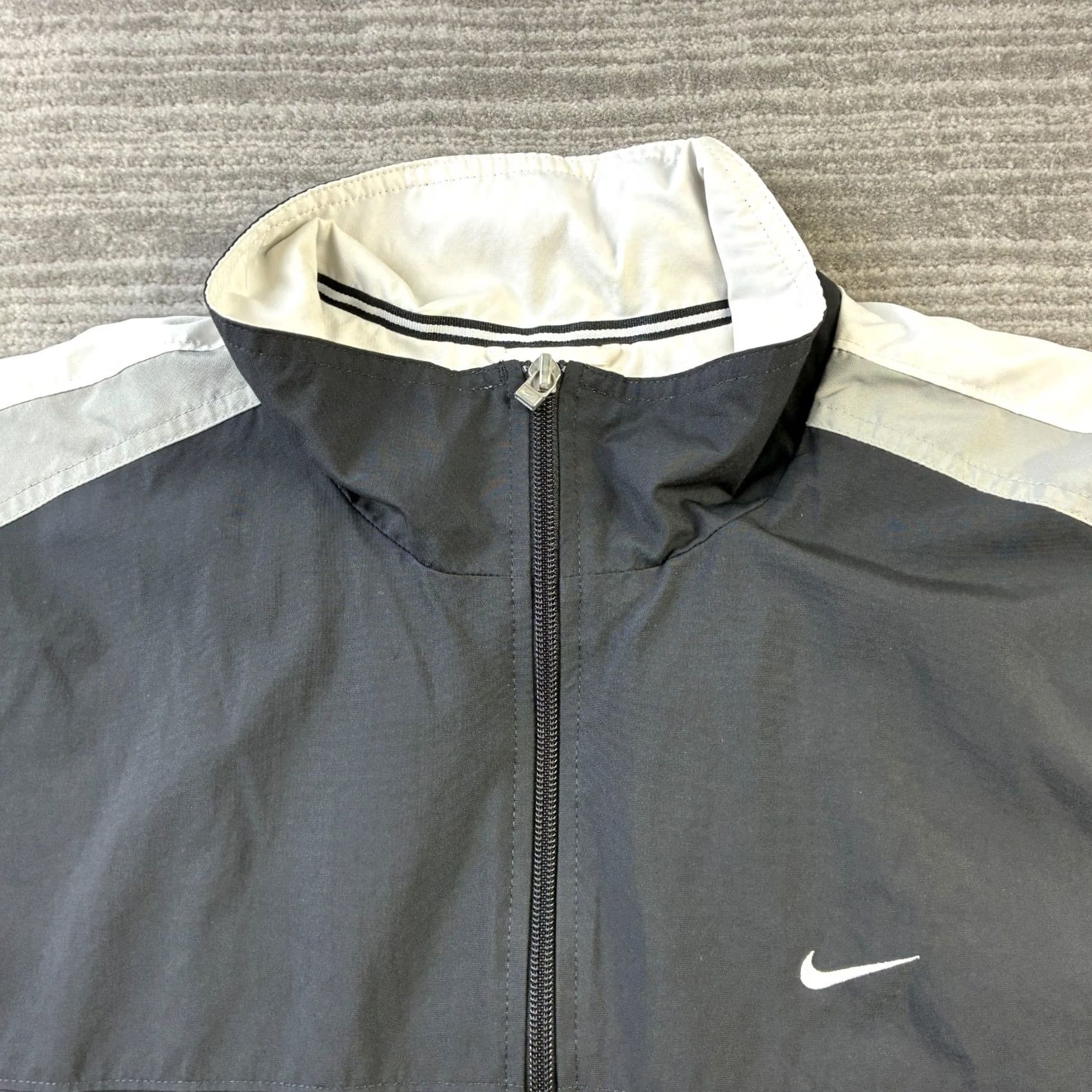 Nike VINTAGE Nike Jacket Mens XL Black Windbreaker Swoosh Logo Zip Mid-Length Size US XL / EU 56 / 4 - 4 Thumbnail