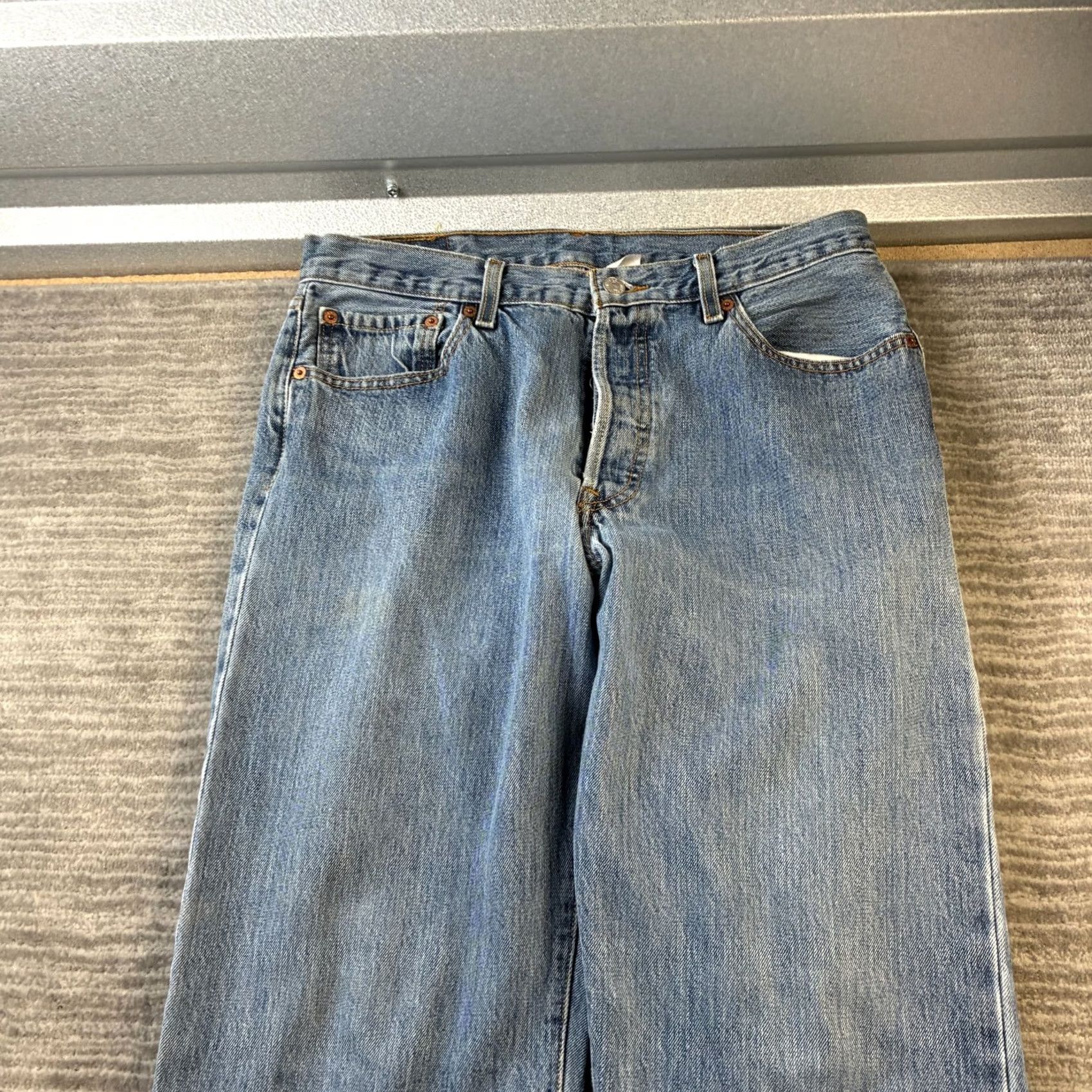 Levi's VINTAGE Levi's 501 Jeans Mens 34x36 Blue Denim Distressed 90s Regular 5-Pocket Size US 34 / EU 50 - 3 Thumbnail
