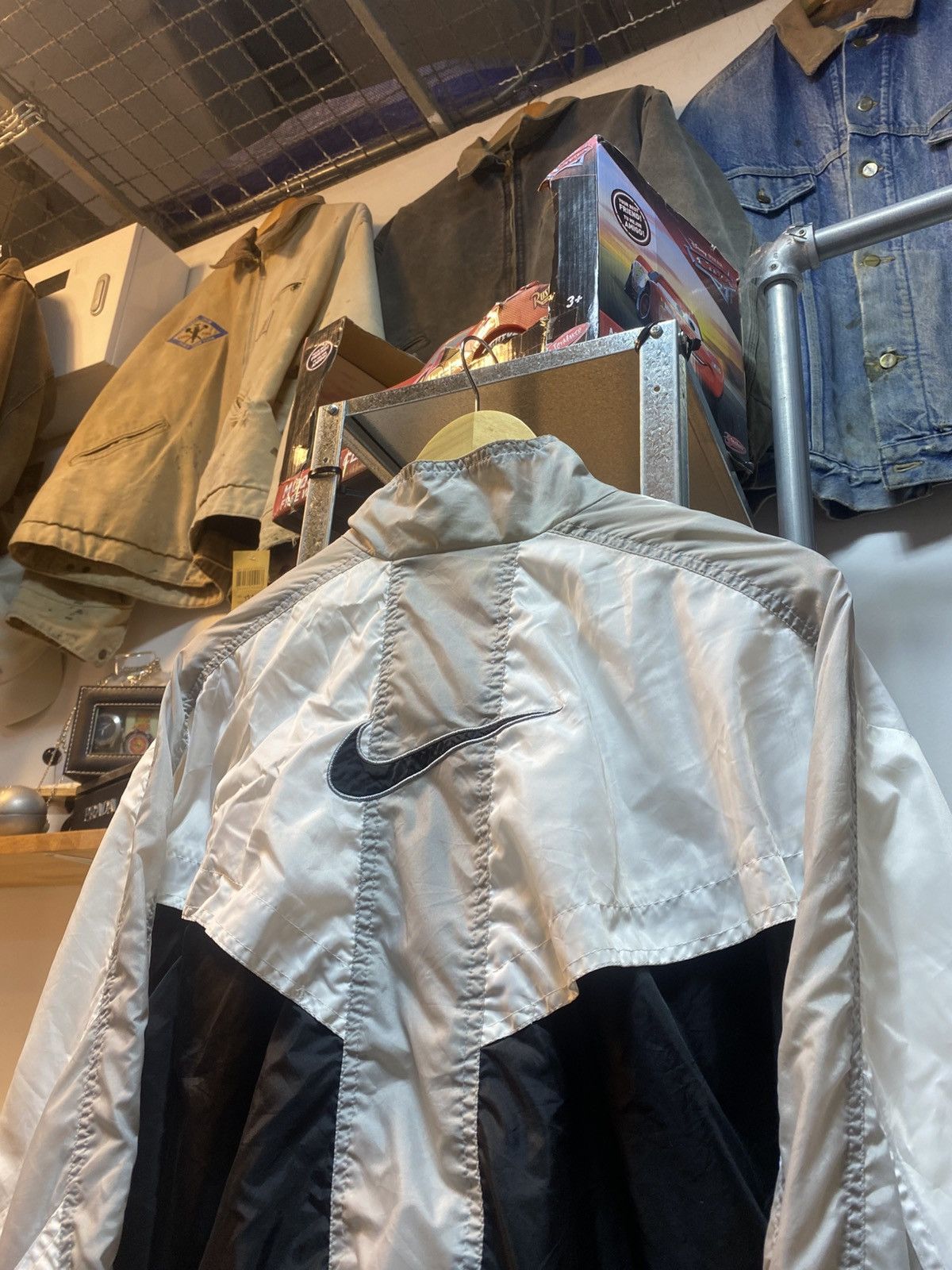 Nike Vintage Nike Swoosh Windbreaker Jacket Size US L / EU 52-54 / 3 - 6 Thumbnail