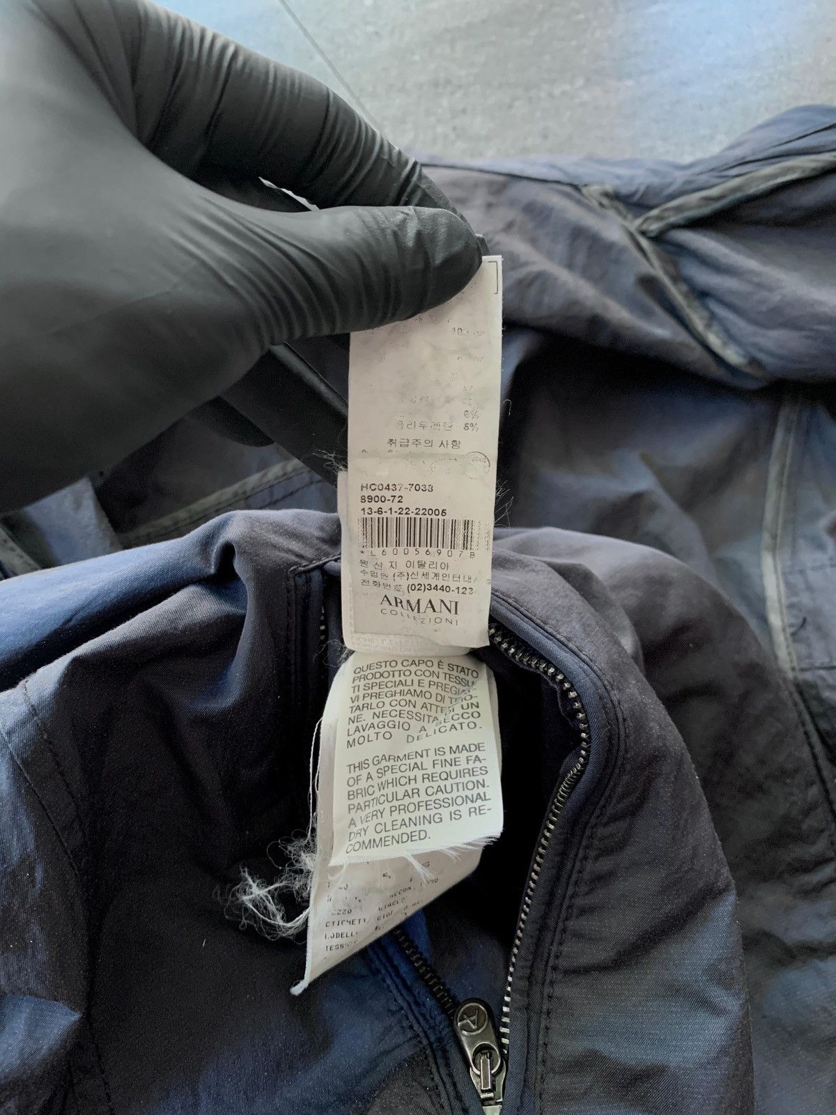 Armani Collezioni FREE TAX! Metalic Fibre Track Jacket Size US M / EU 48-50 / 2 - 13 Thumbnail