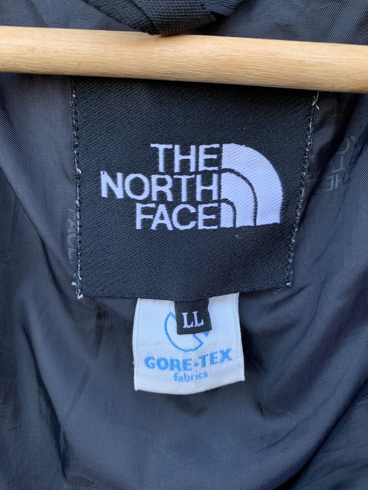 The North Face Vintage The North Face Gore-Tex Hoodie Jacket Size US L / EU 52-54 / 3 - 22 Thumbnail