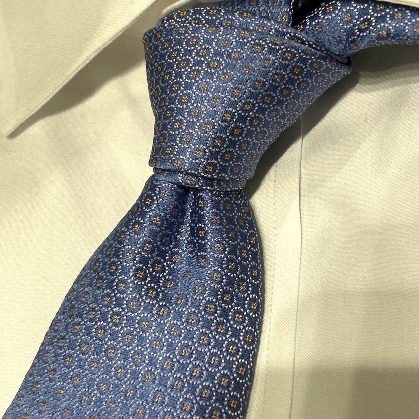Saks Fifth Avenue Saks Fifth Avenue Silk Tie Mens Blue Neck Tie One Size MPN NA Colour Blue 100% Silk Tie Mens Blue Neon? Size ONE SIZE - 3 Thumbnail
