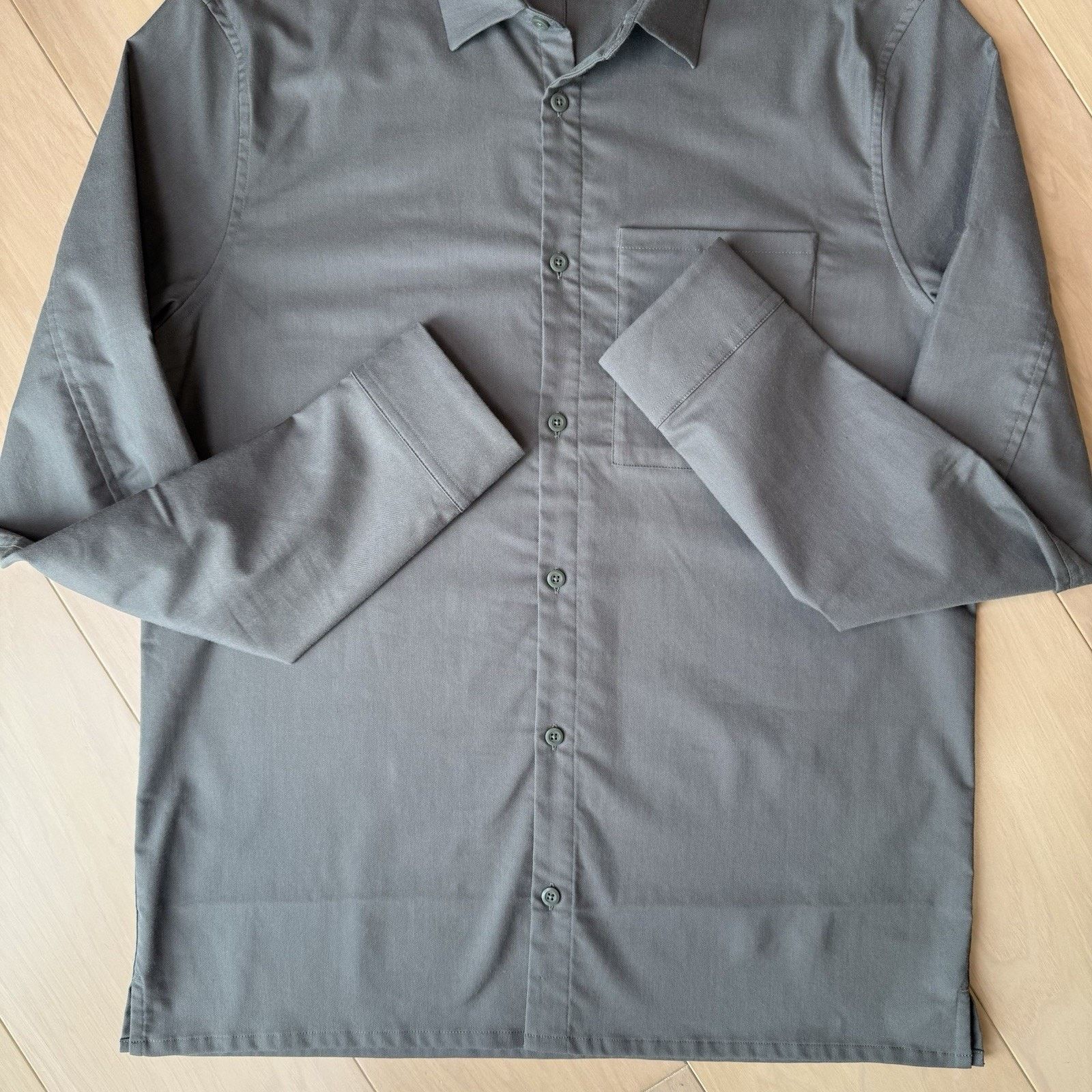 Lululemon Lululemon Utility Shirt L Dark Gray Long Sleeve Minimalist Size US L / EU 52-54 / 3 - 6 Thumbnail