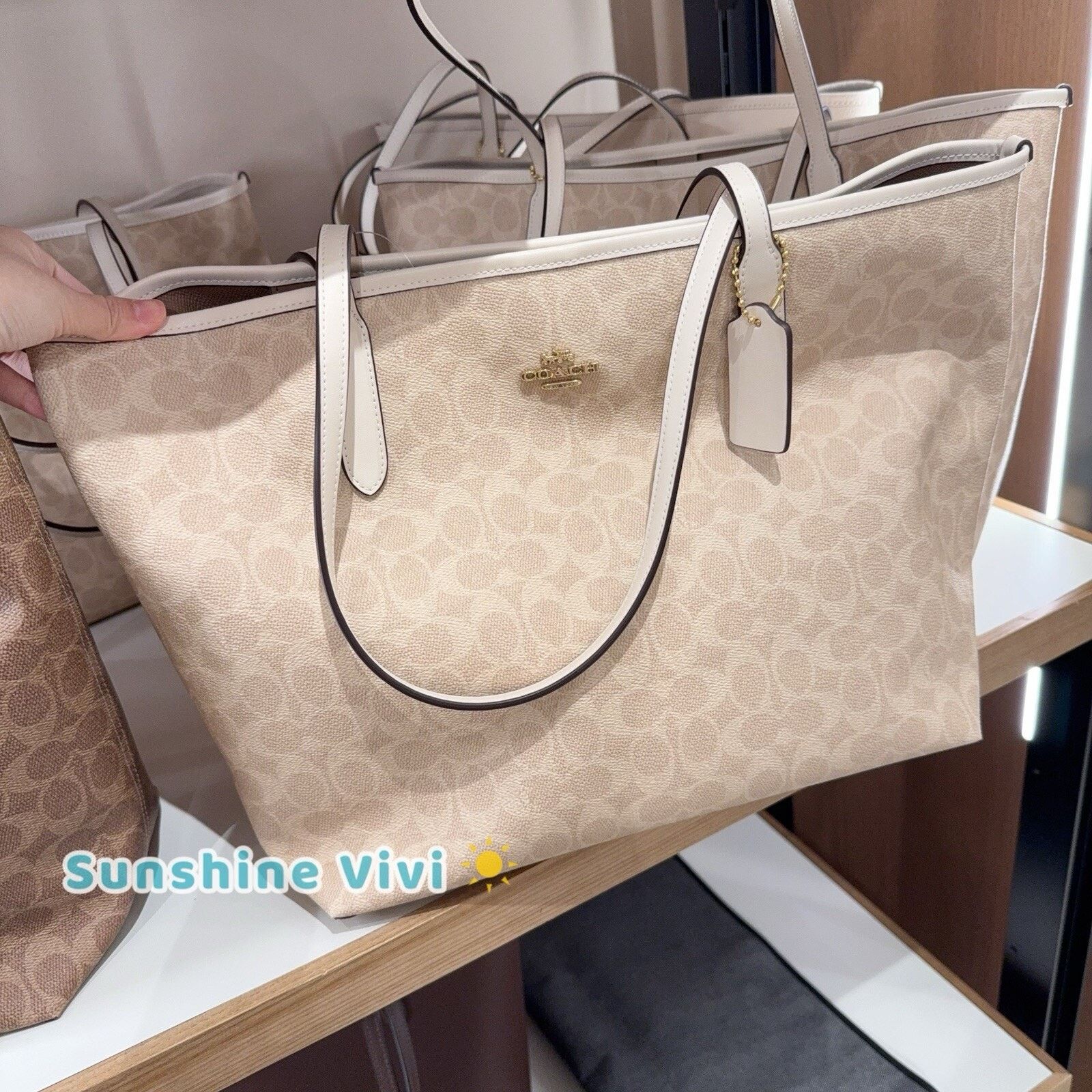 Coach NWT COACH City Tote Signature Canvas CV976 Gold/Sand/Chalk Size ONE SIZE - 1 Thumbnail