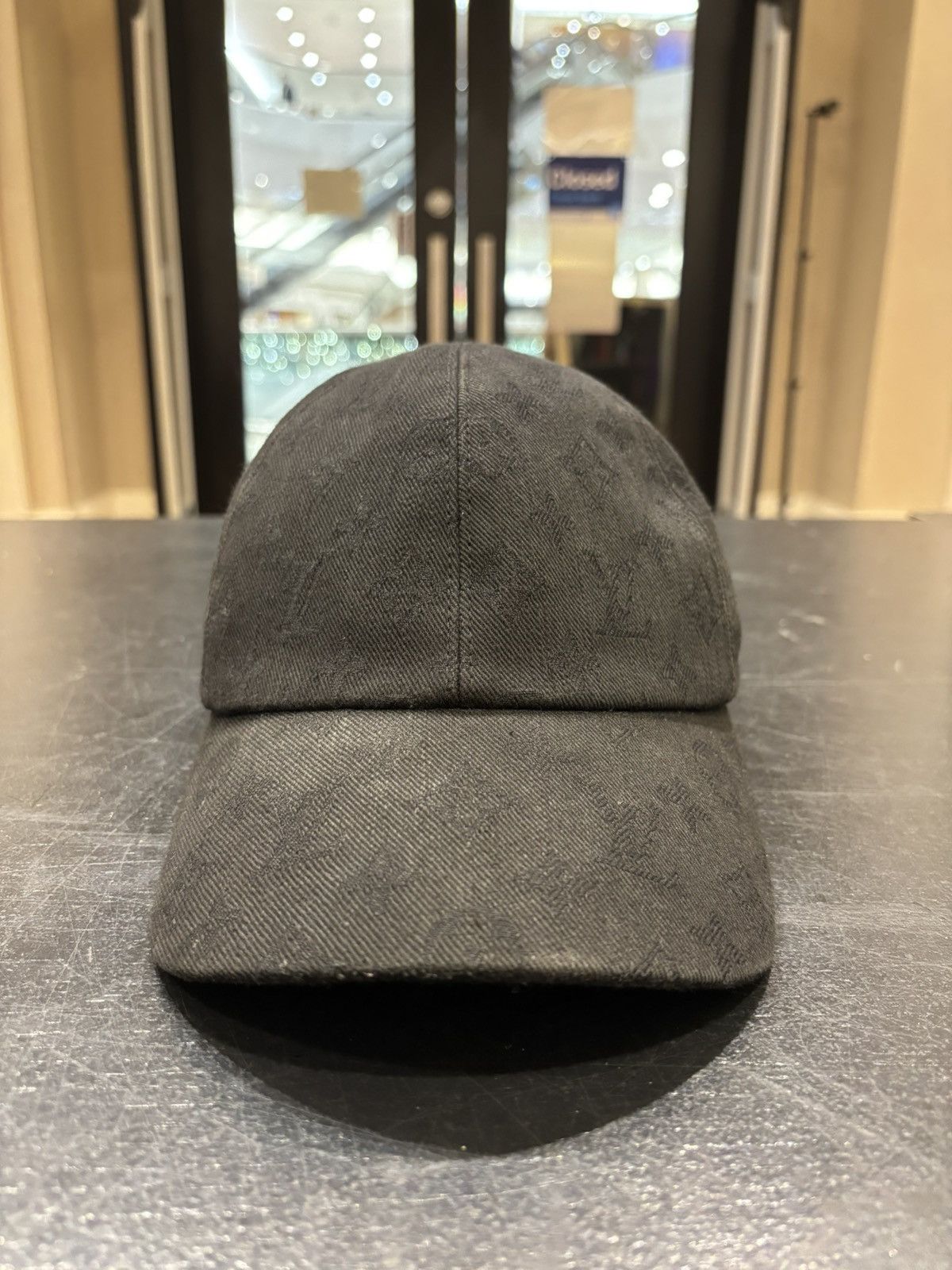 Louis Vuitton Louis Vuitton Essential Monogram Hat - Black Size ONE SIZE - 1 Thumbnail