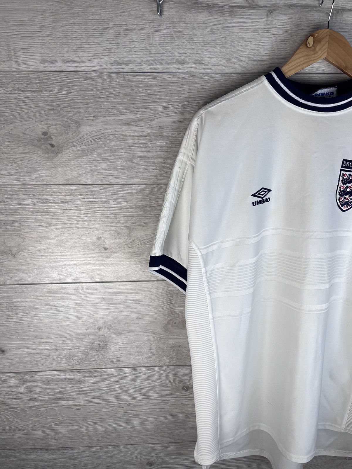 Umbro Vintage men’s soccer t-shirt Umbro England size L UEFА Size US L / EU 52-54 / 3 - 2 Thumbnail